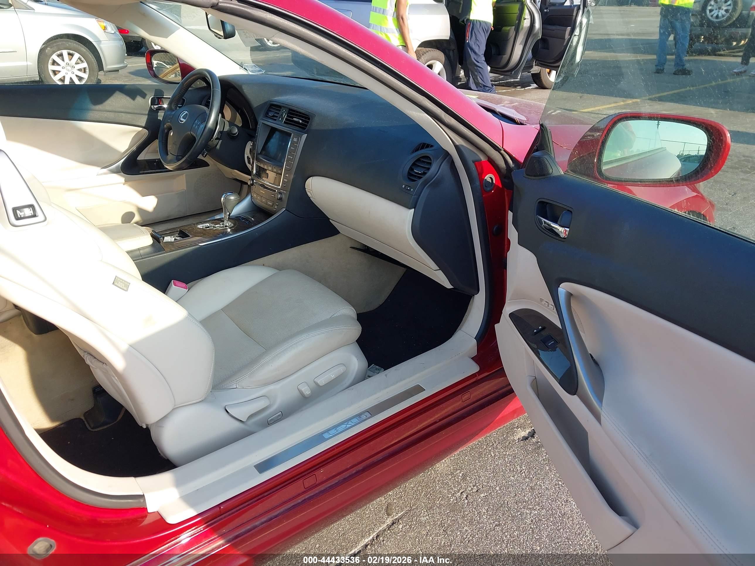 LEXUS IS image 5