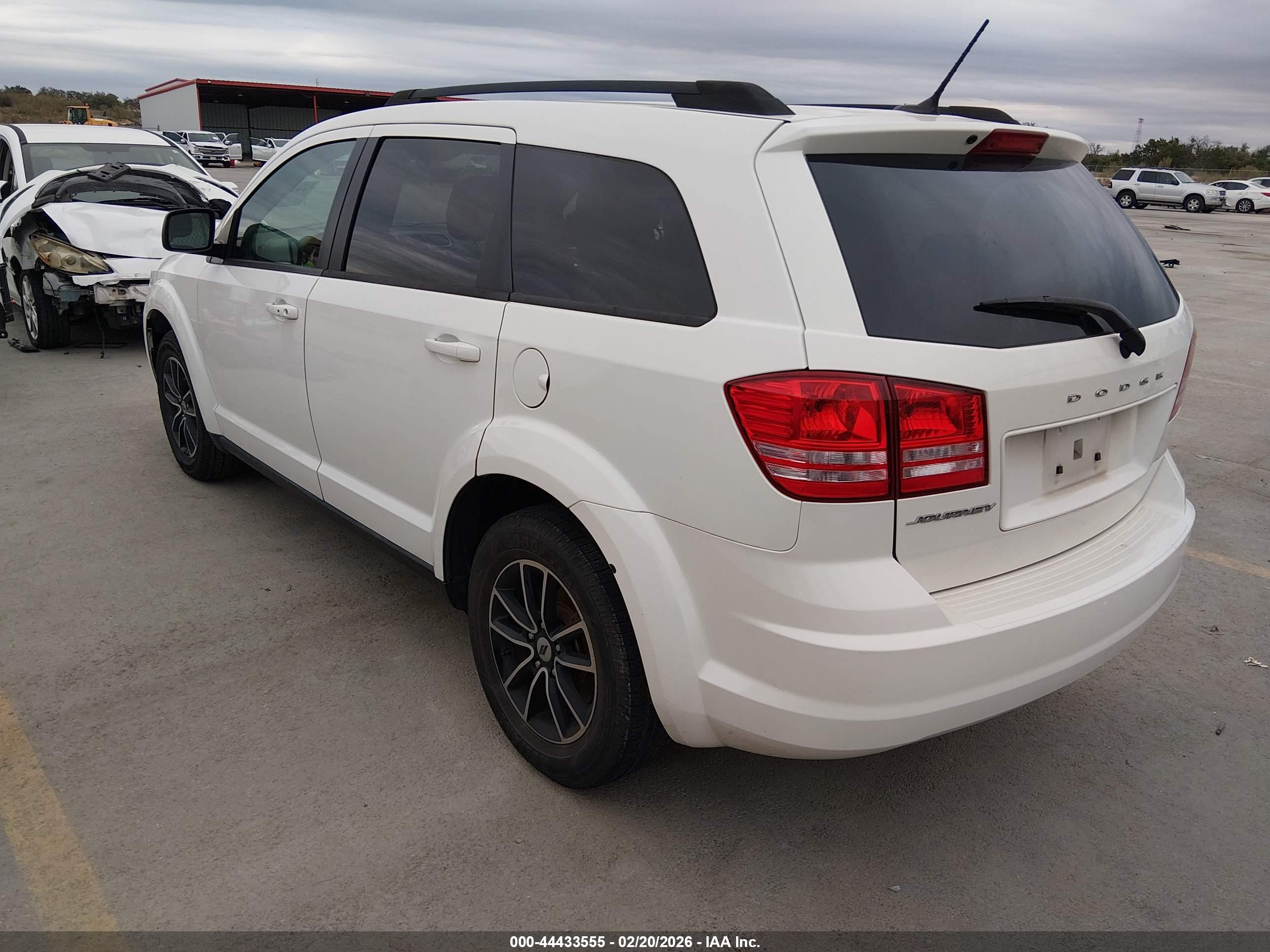 DODGE JOURNEY image 3