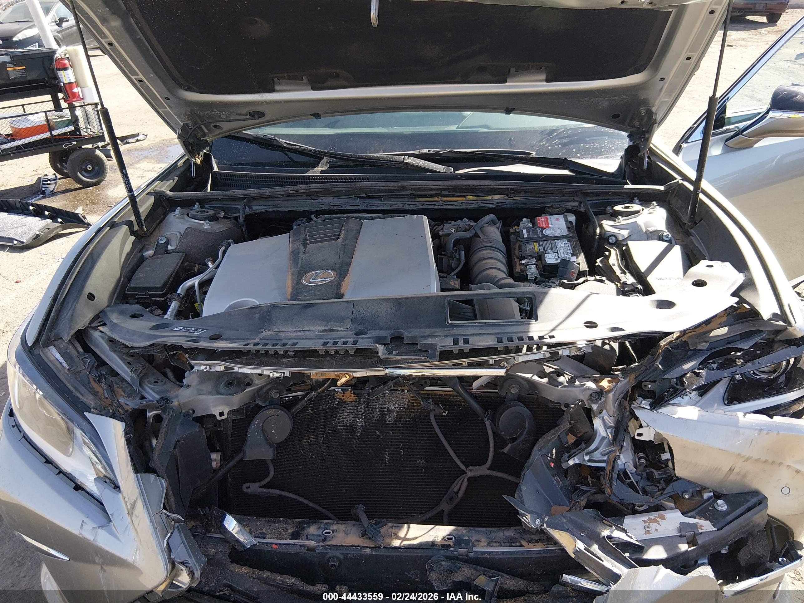 LEXUS ES image 10
