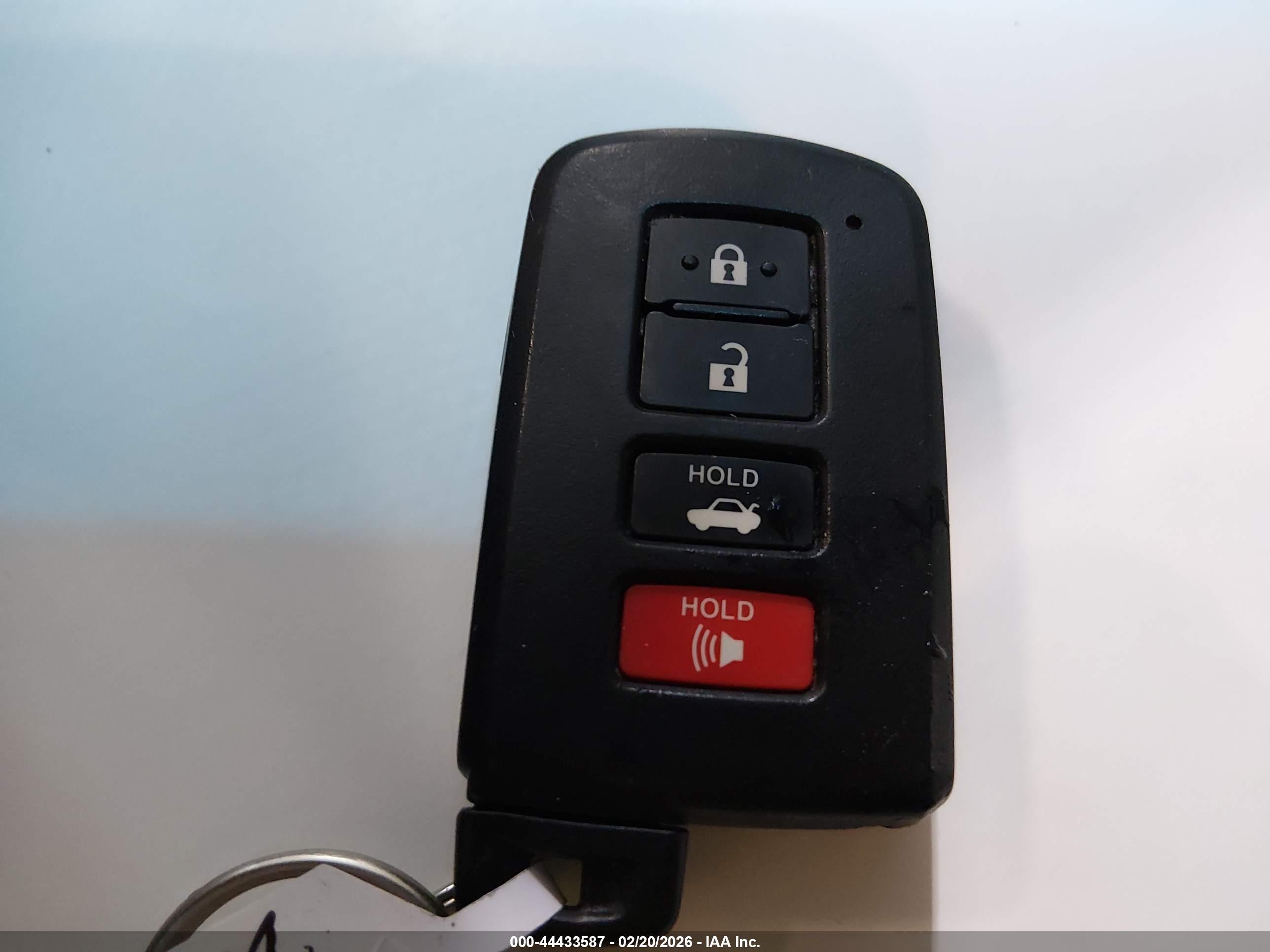 TOYOTA CAMRY image 11