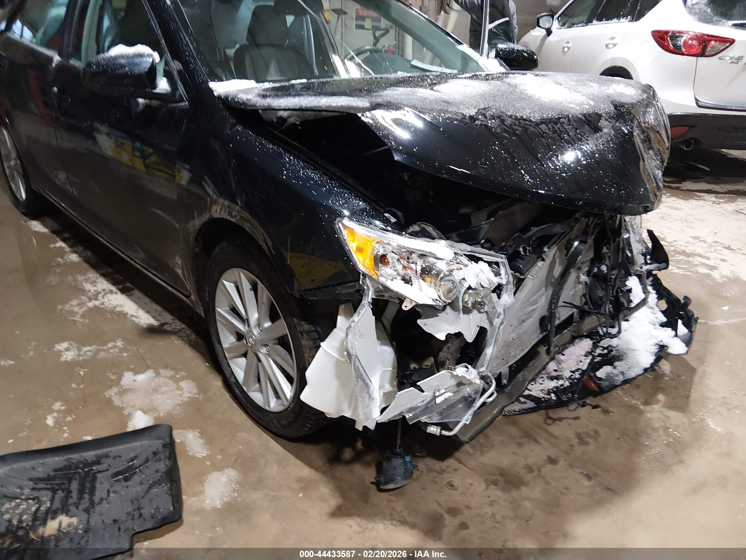 TOYOTA CAMRY image 6