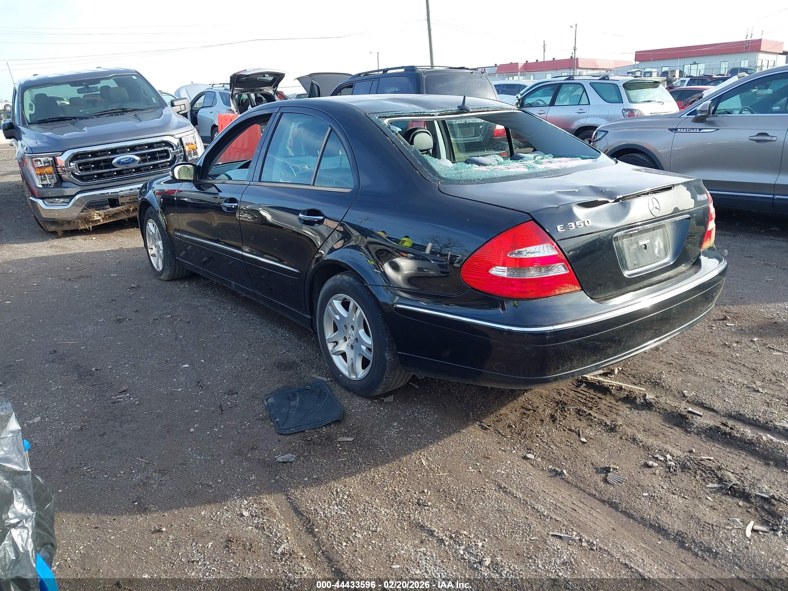 MERCEDES-BENZ E image 3