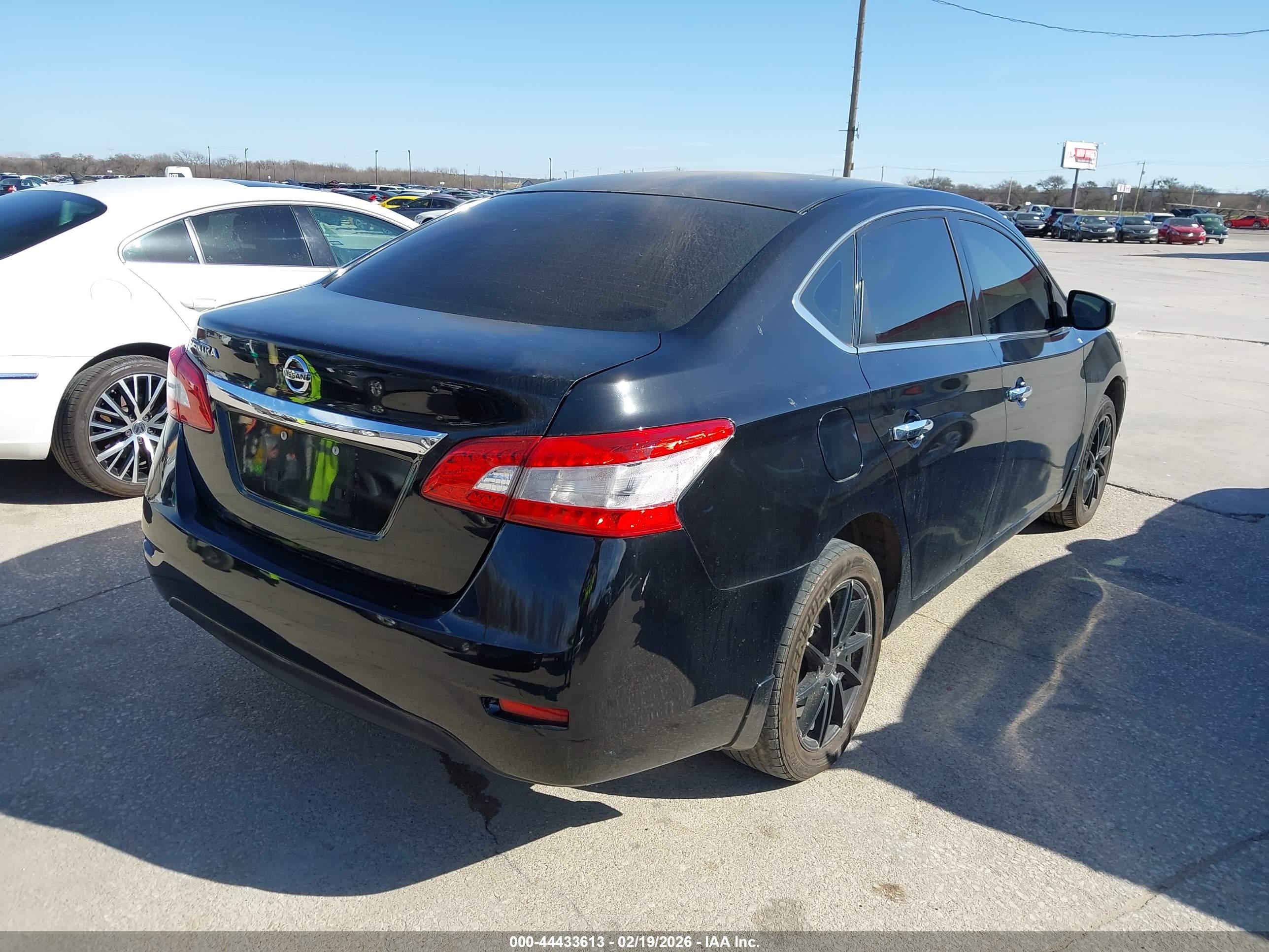 NISSAN SENTRA image 4
