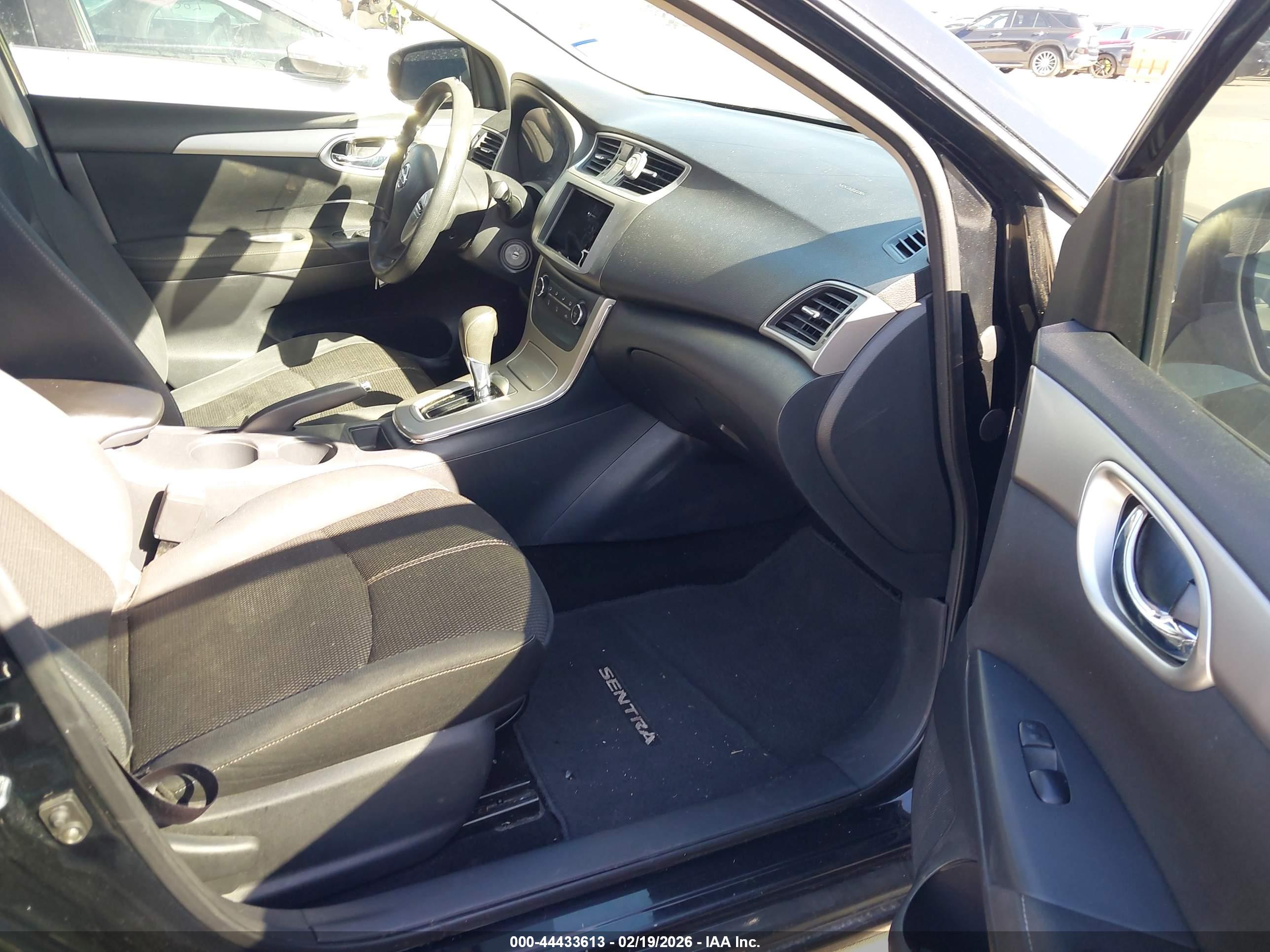 NISSAN SENTRA image 5