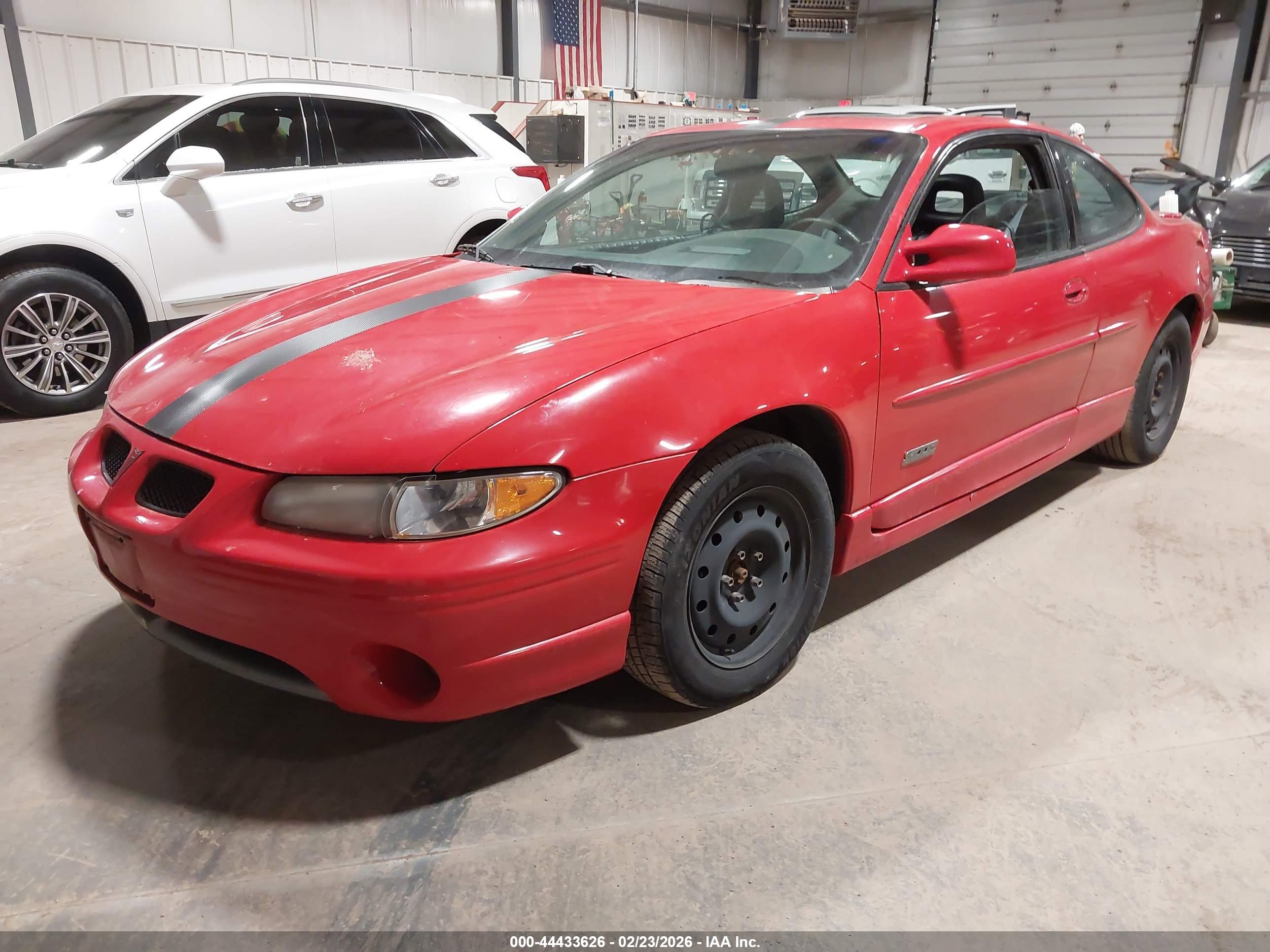 PONTIAC GRAND image 2