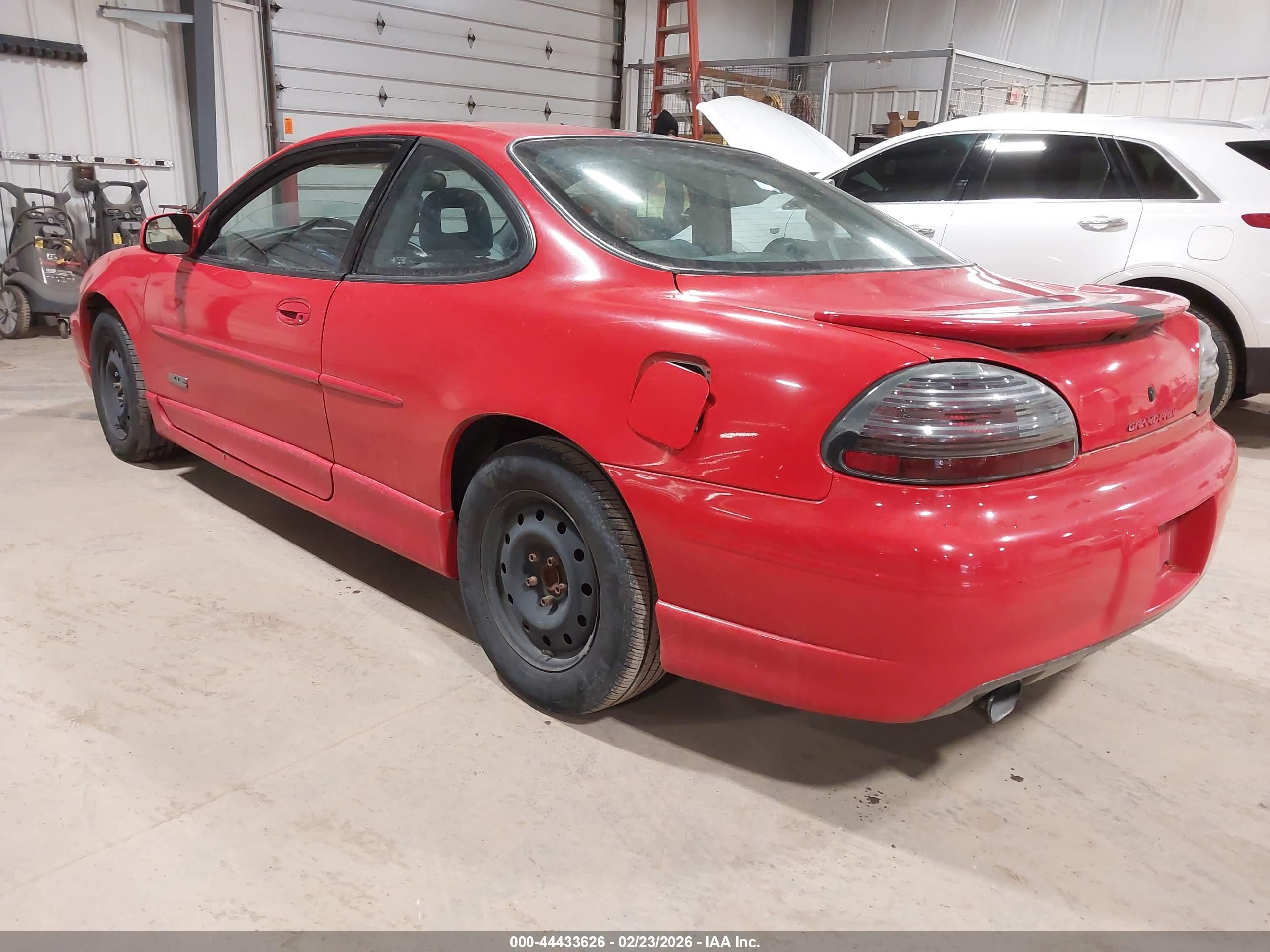 PONTIAC GRAND image 3