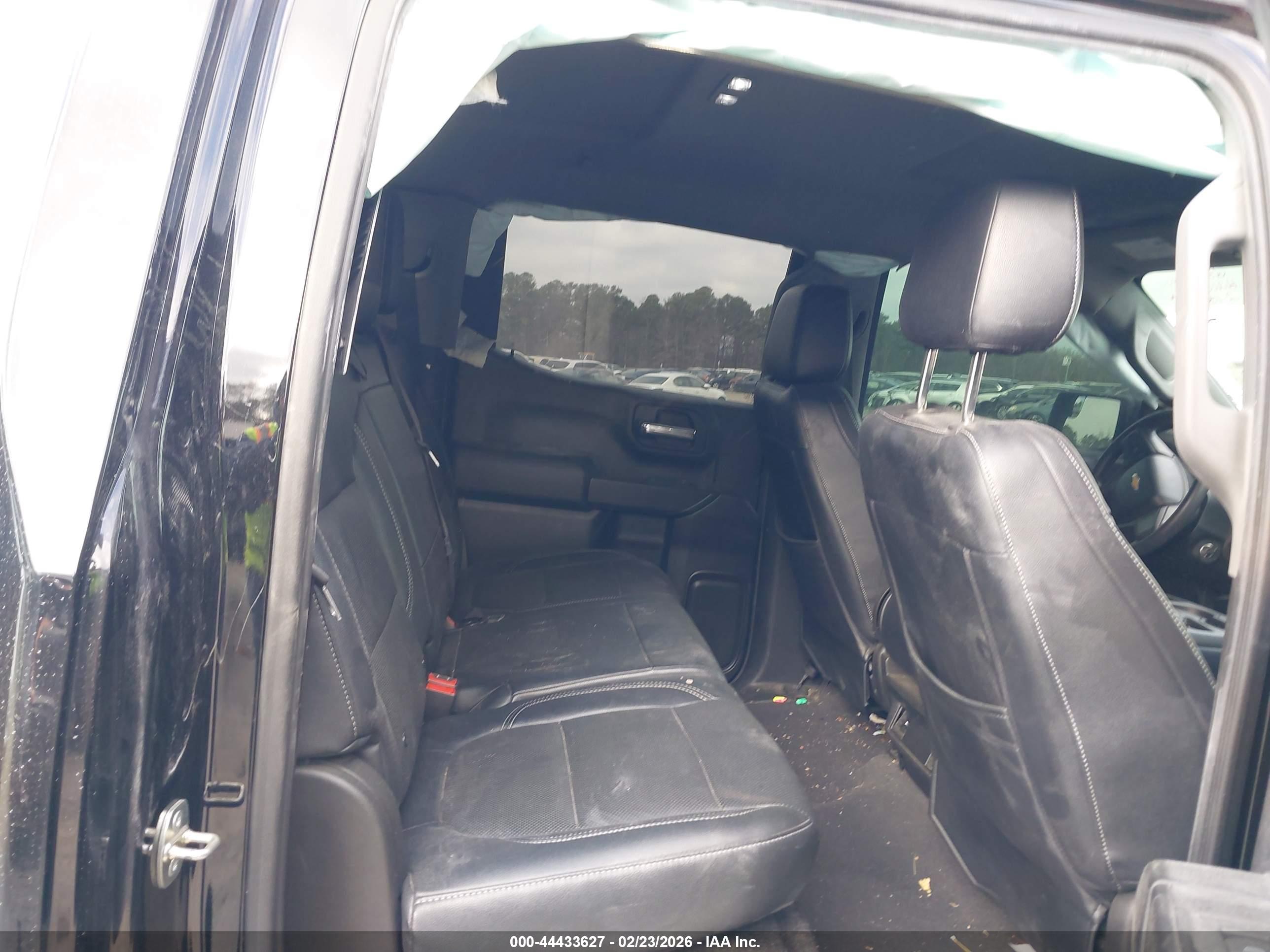 CHEVROLET SILVERADO image 8