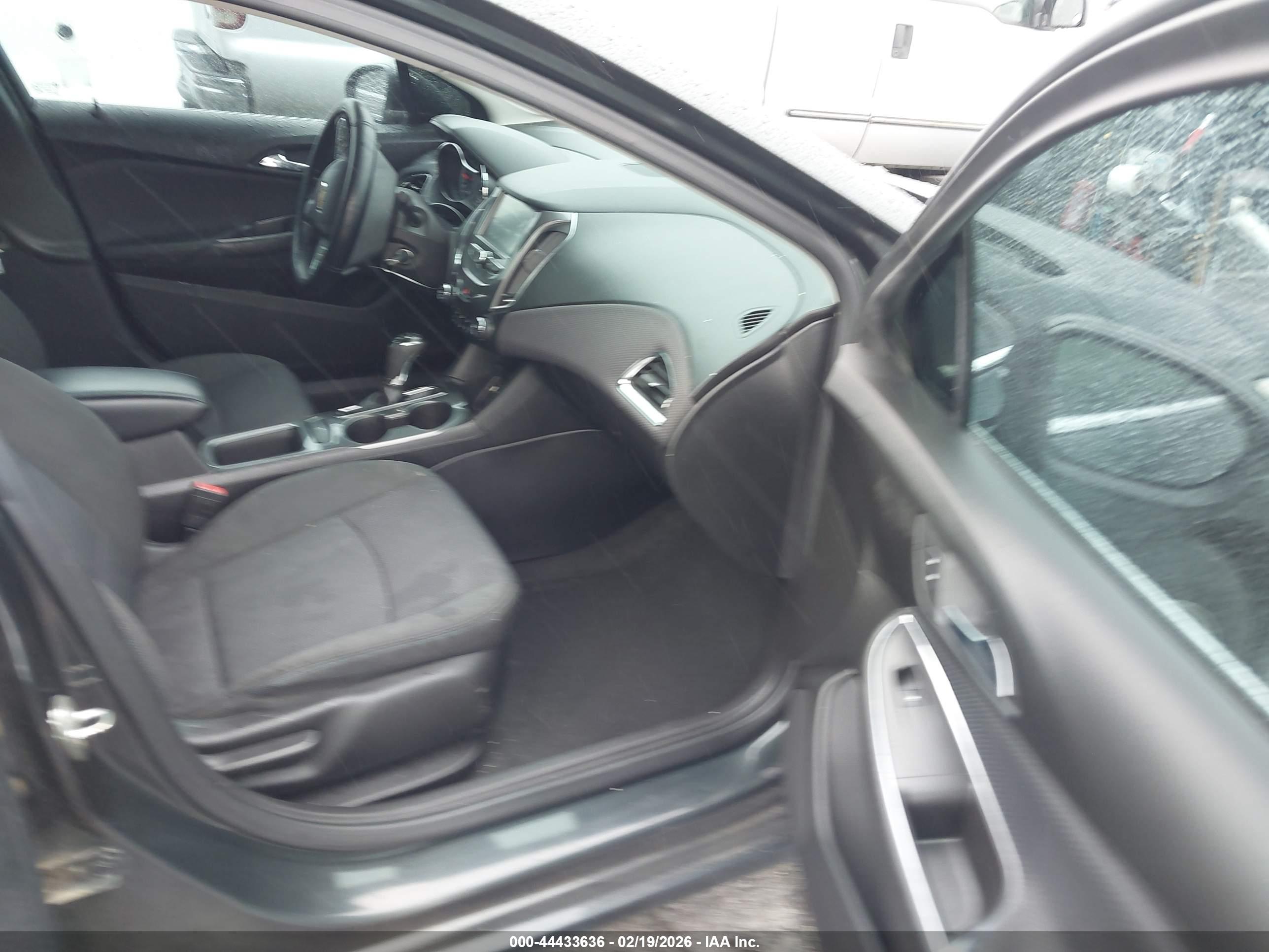 CHEVROLET CRUZE image 5