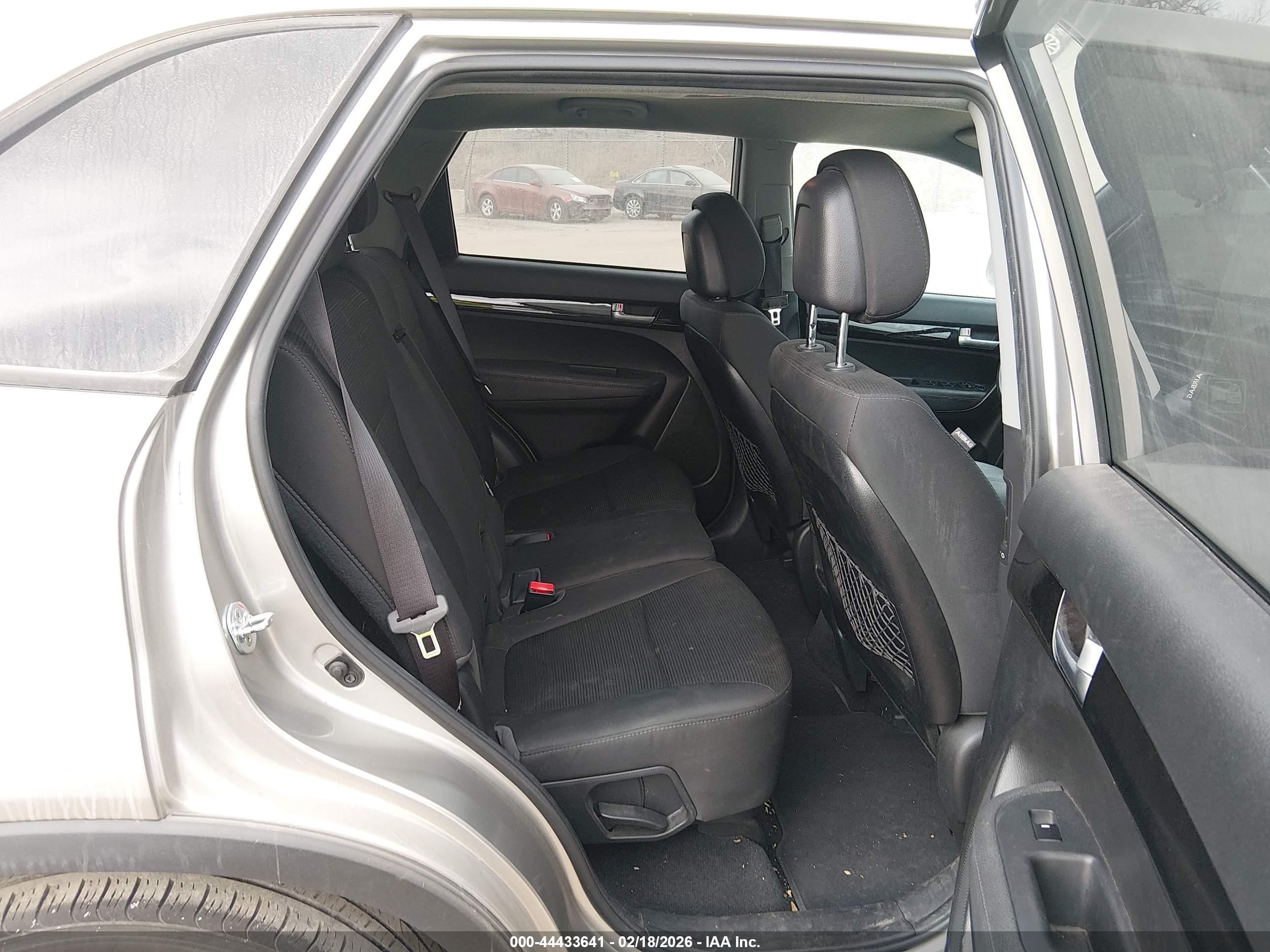 KIA SORENTO image 8