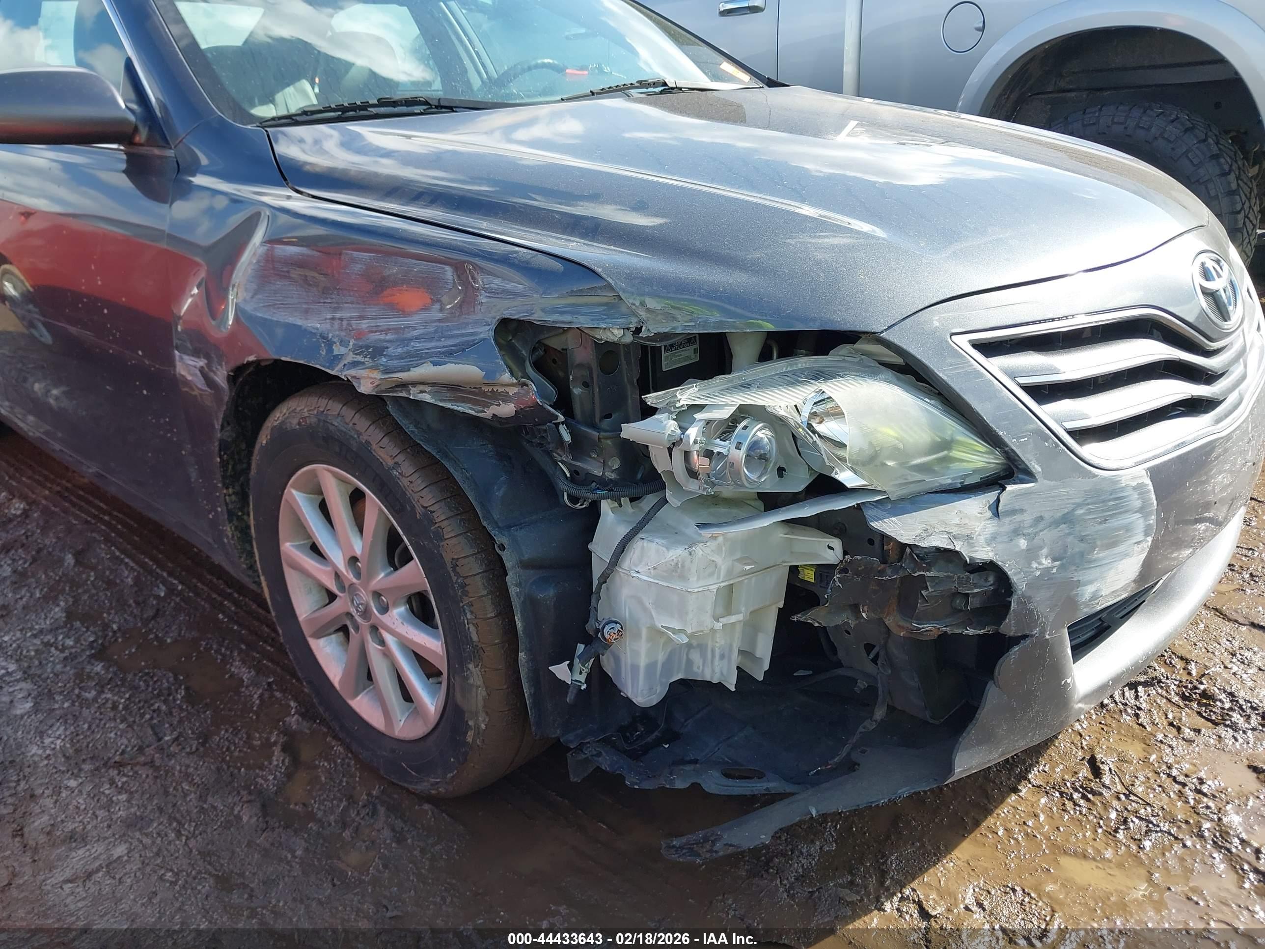TOYOTA CAMRY image 6