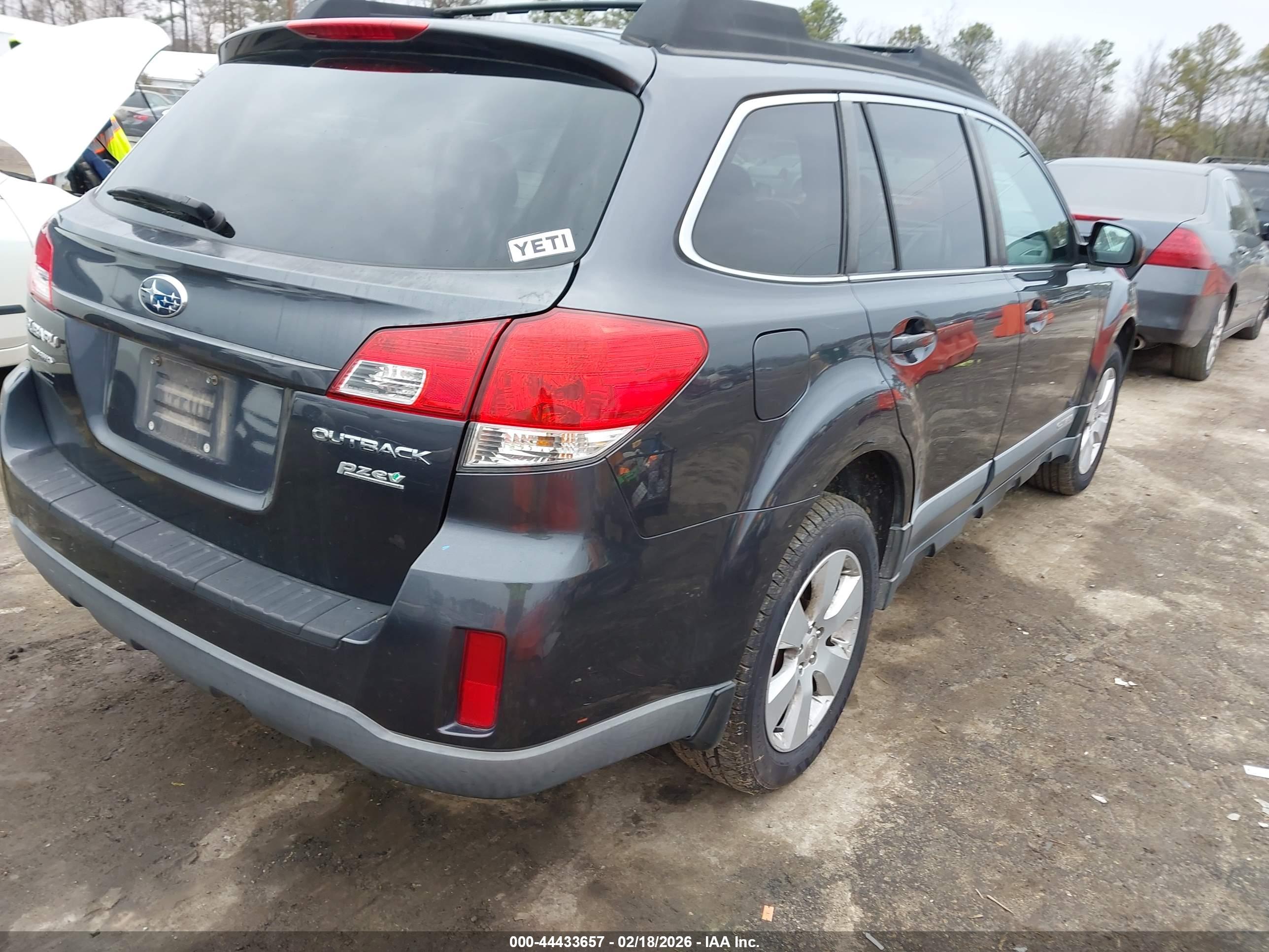 SUBARU OUTBACK image 4