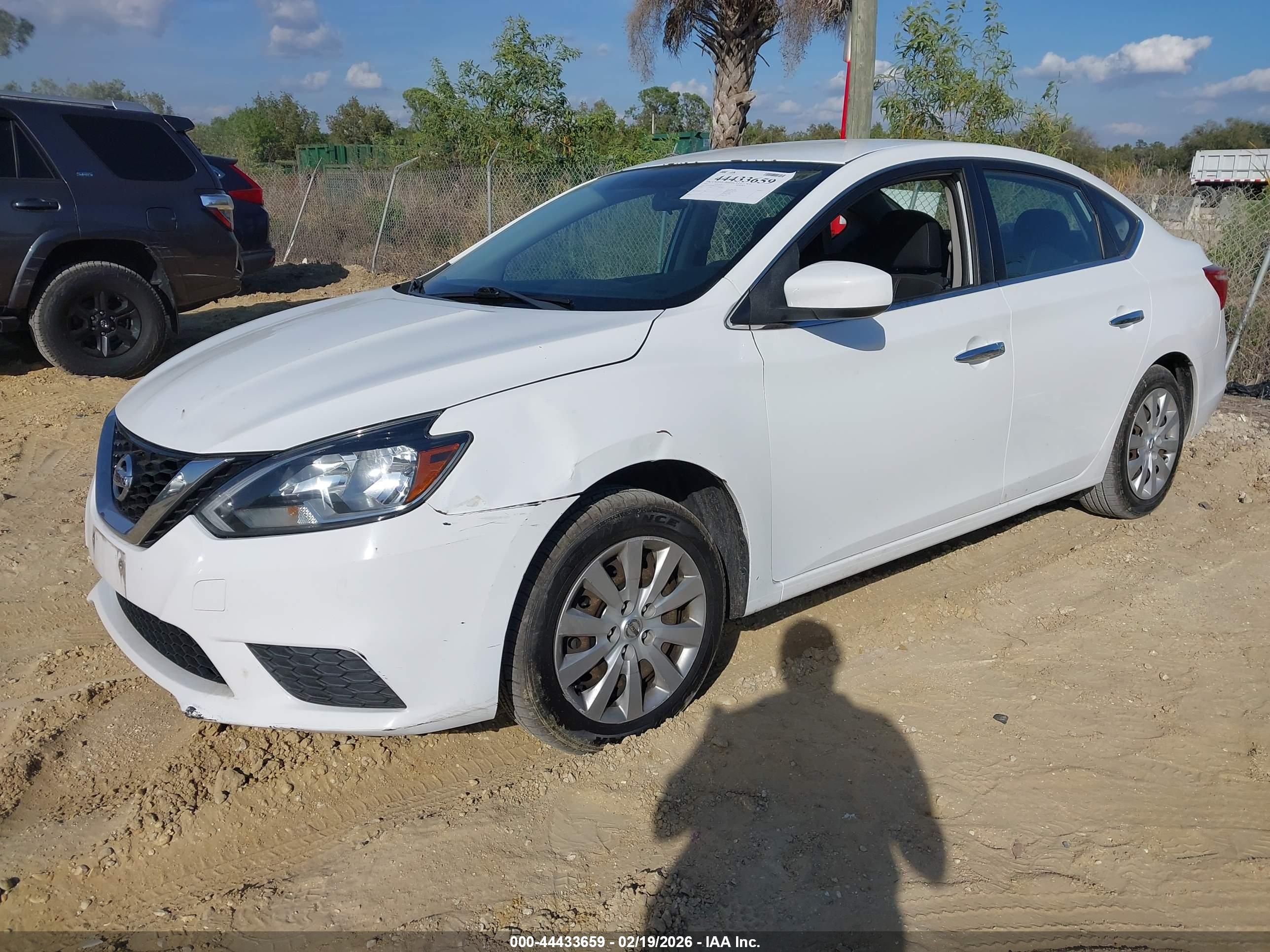 NISSAN SENTRA image 2