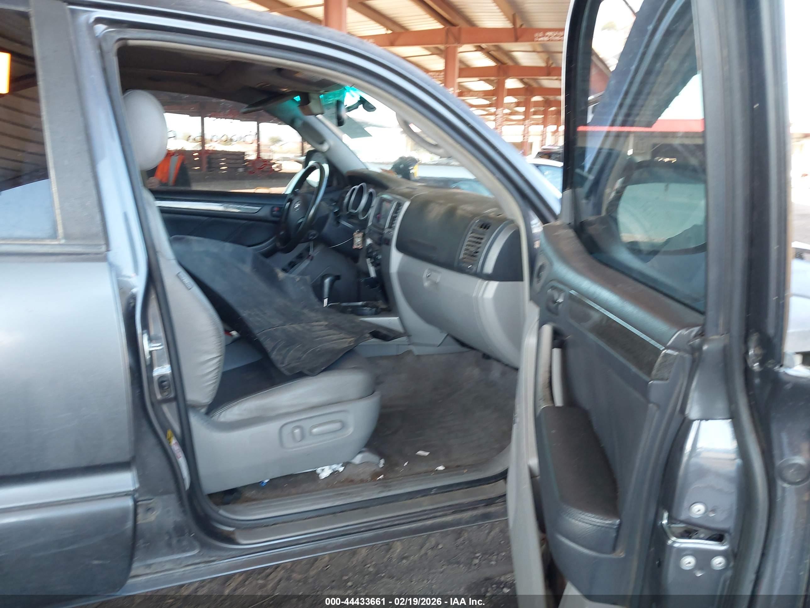 TOYOTA 4RUNNER image 5