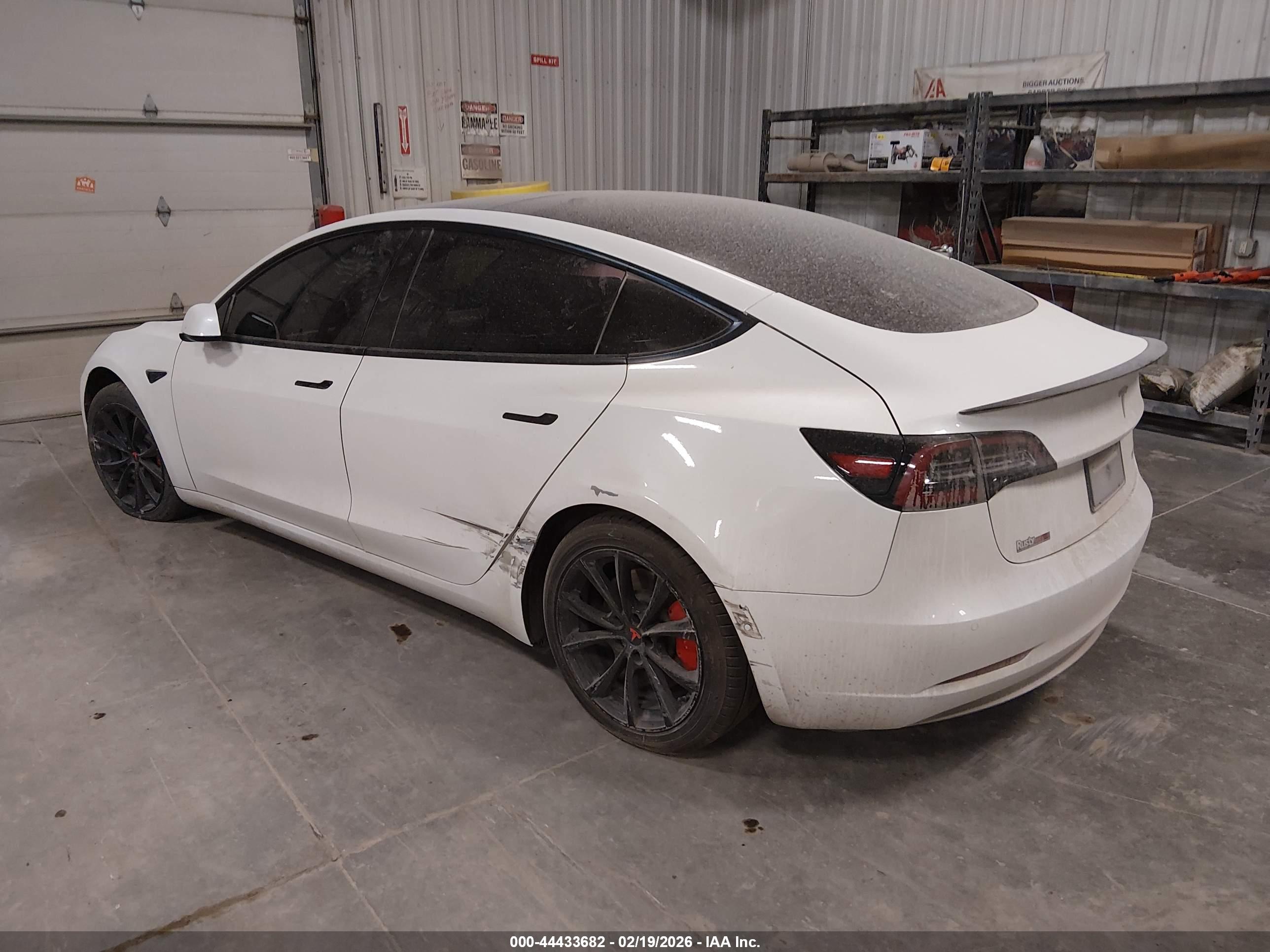 TESLA MODEL image 3