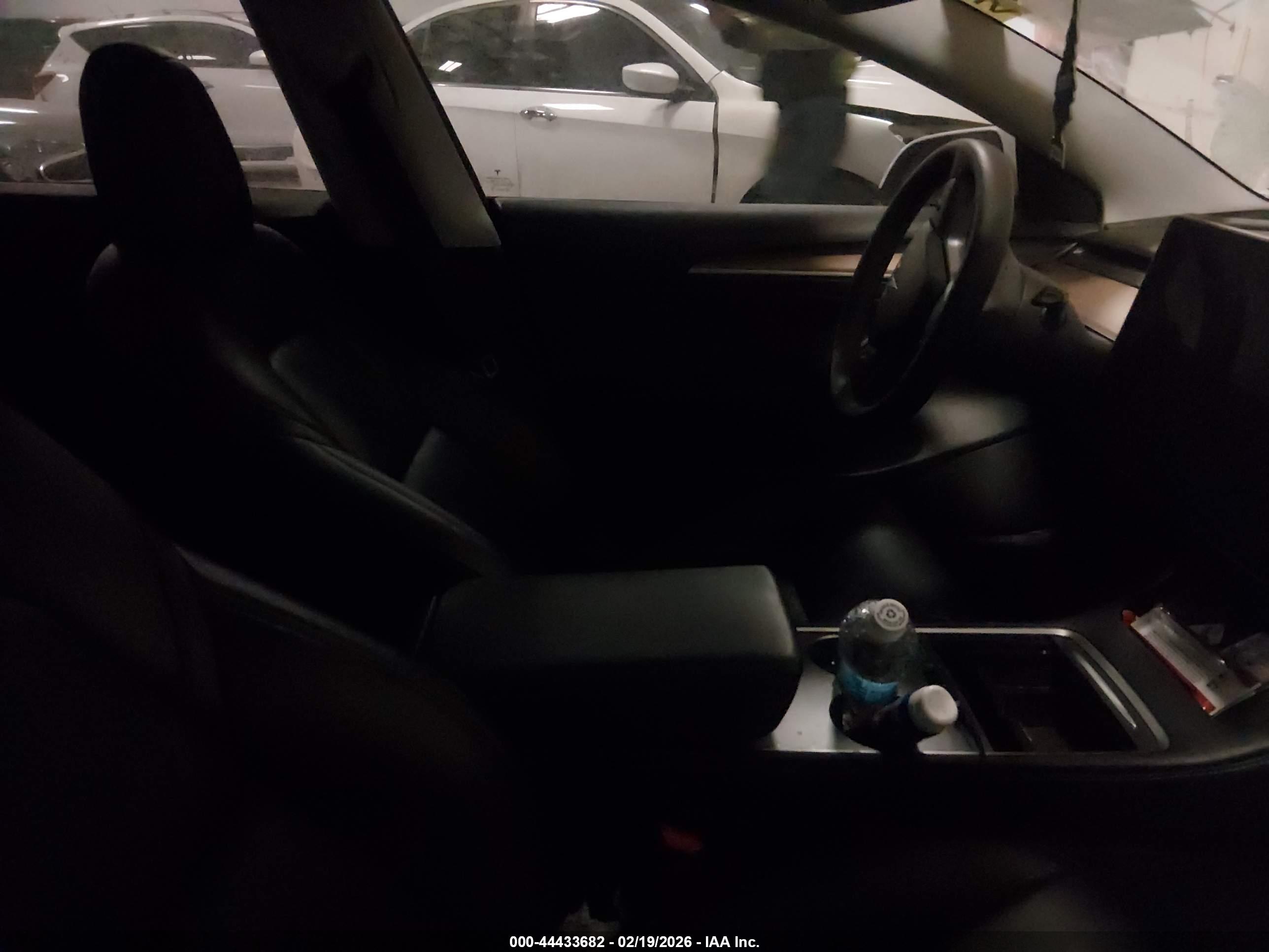 TESLA MODEL image 5