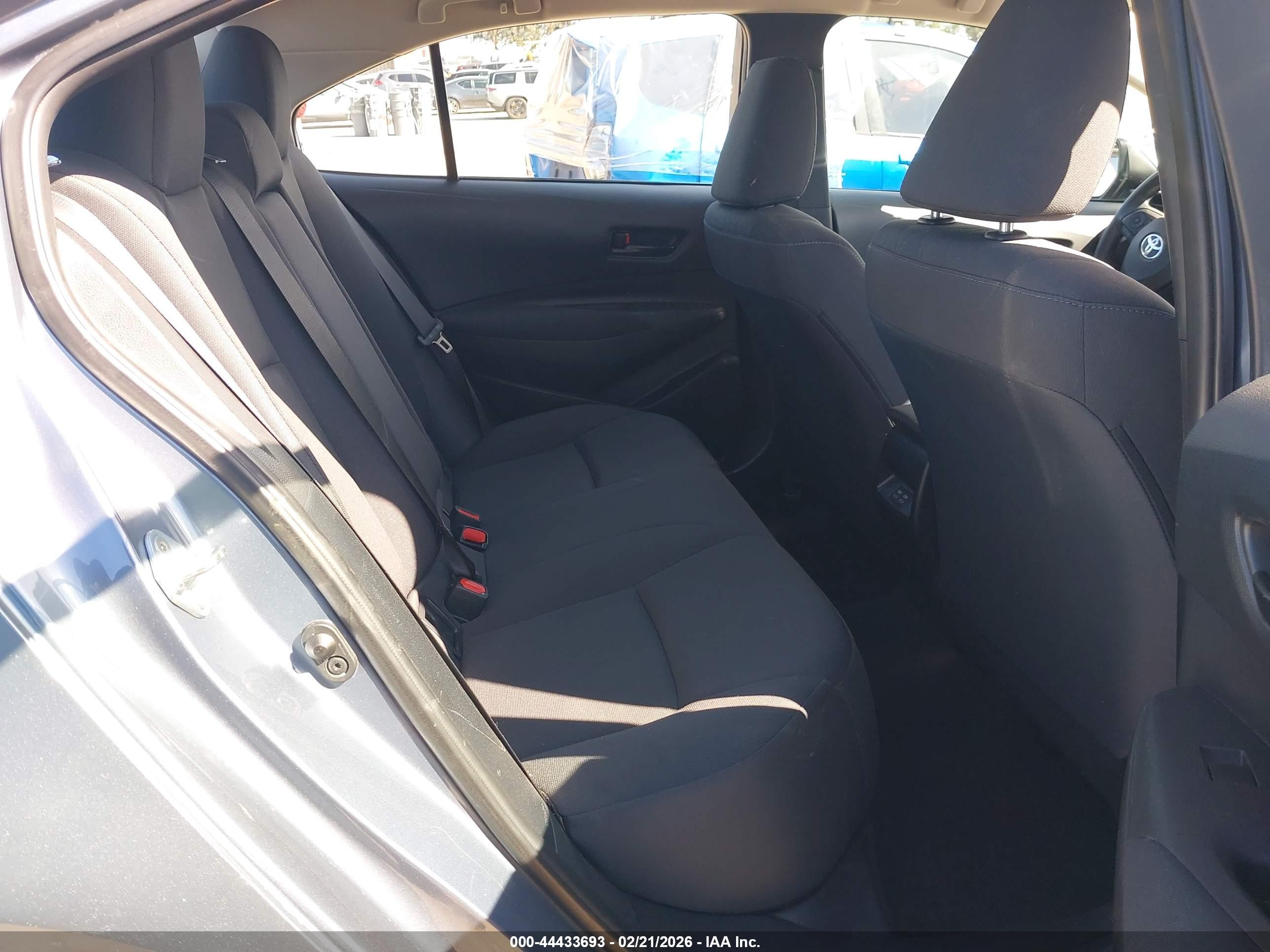 TOYOTA COROLLA image 8