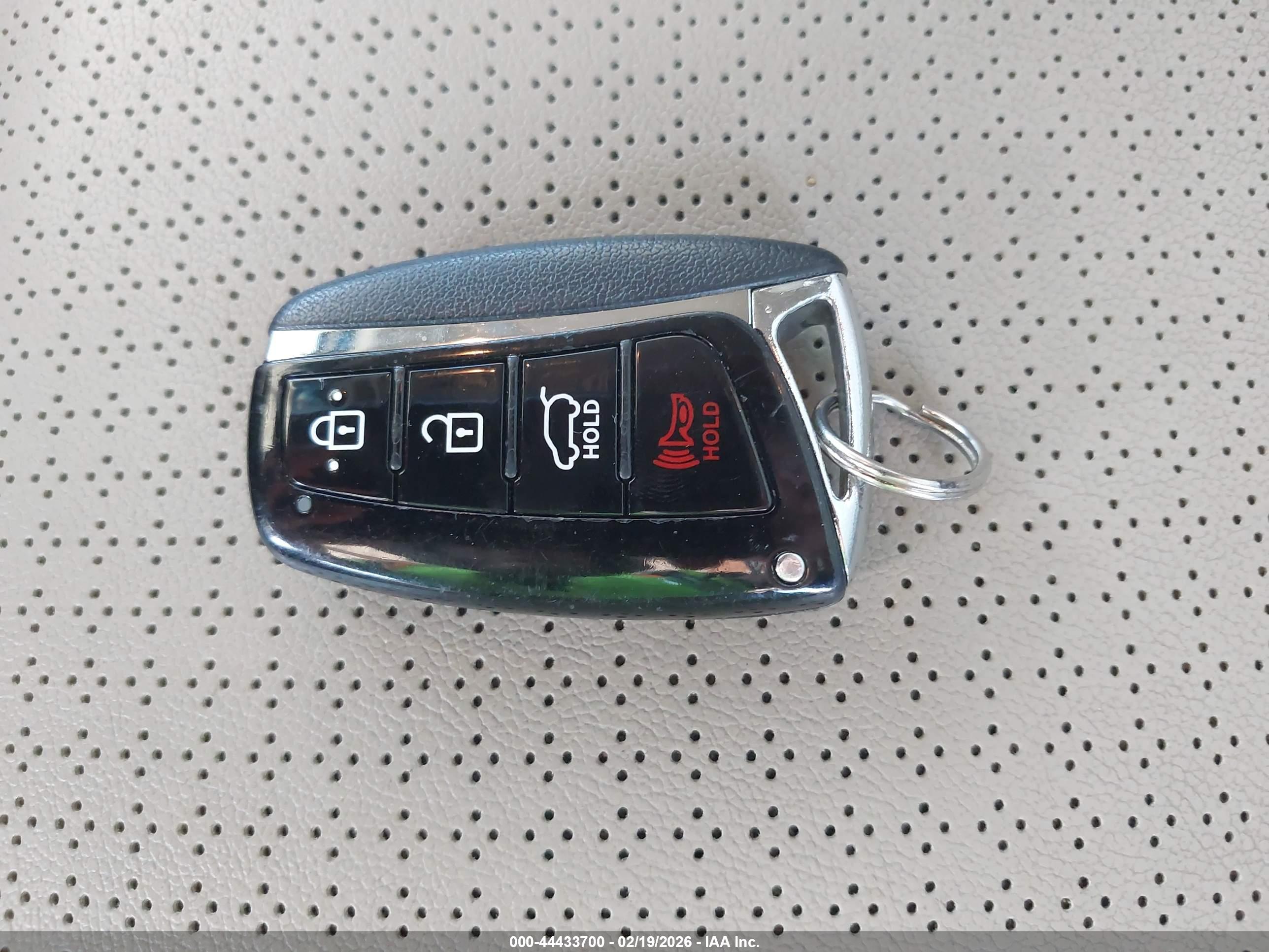 HYUNDAI SANTA image 11