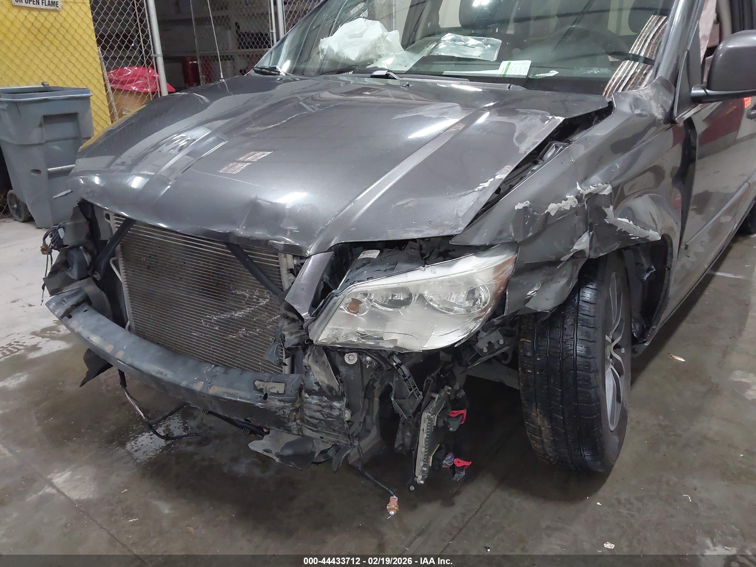 DODGE GRAND image 6