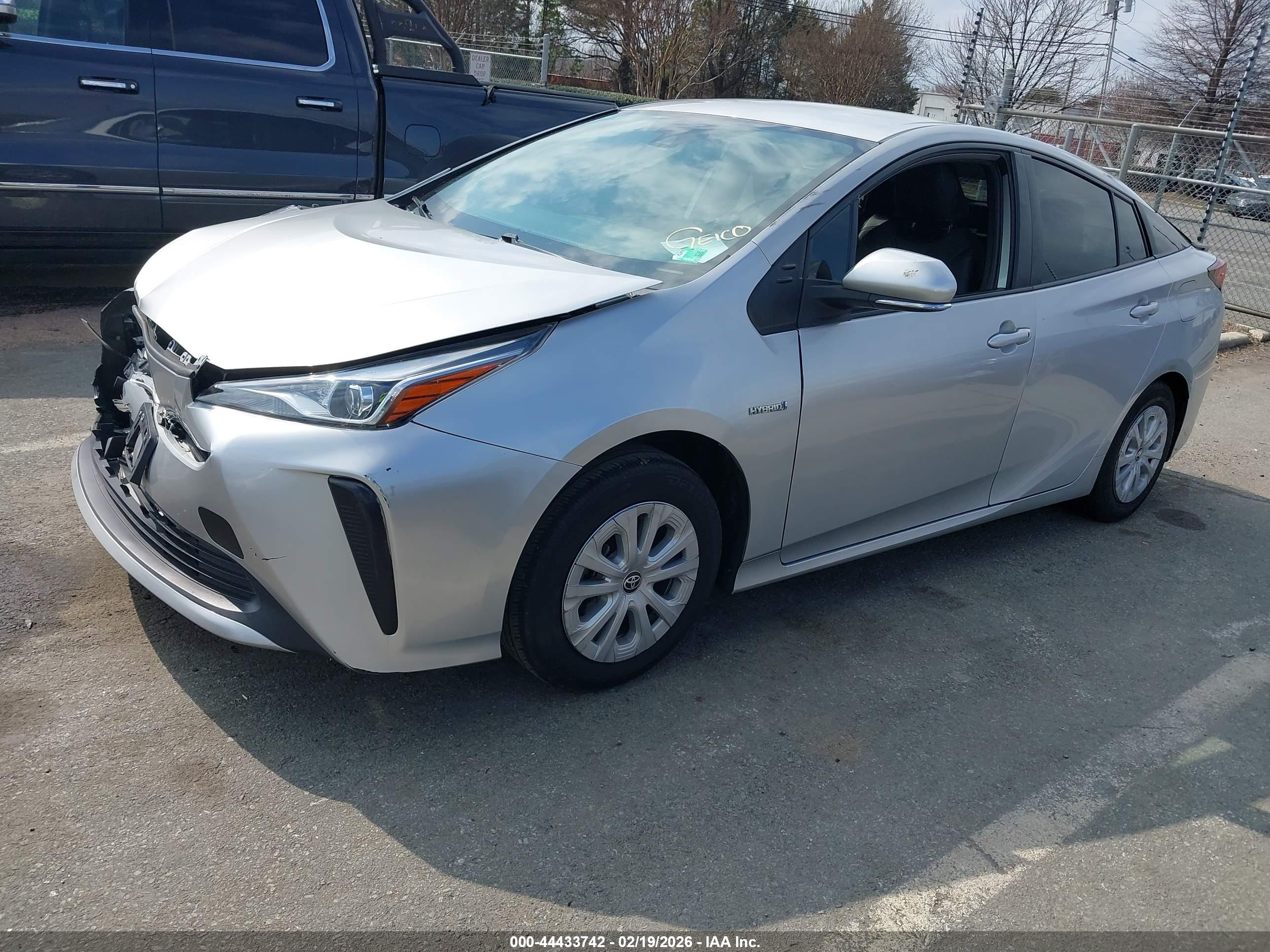TOYOTA PRIUS image 2