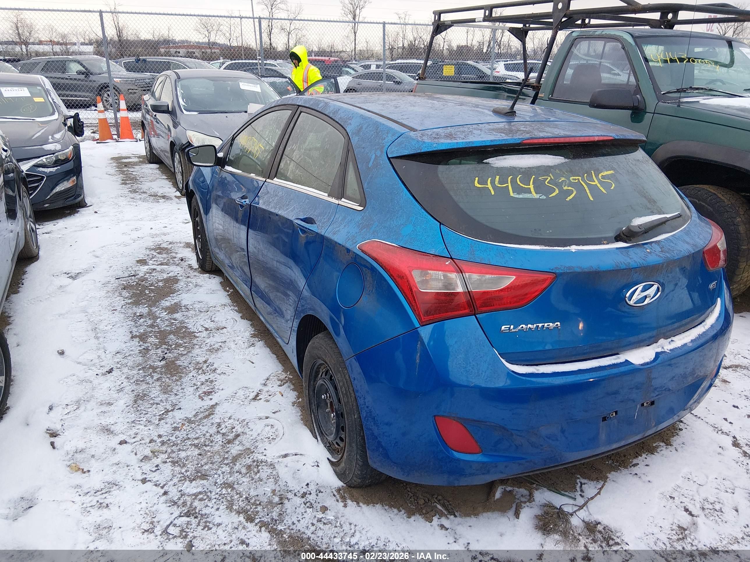 HYUNDAI ELANTRA image 3