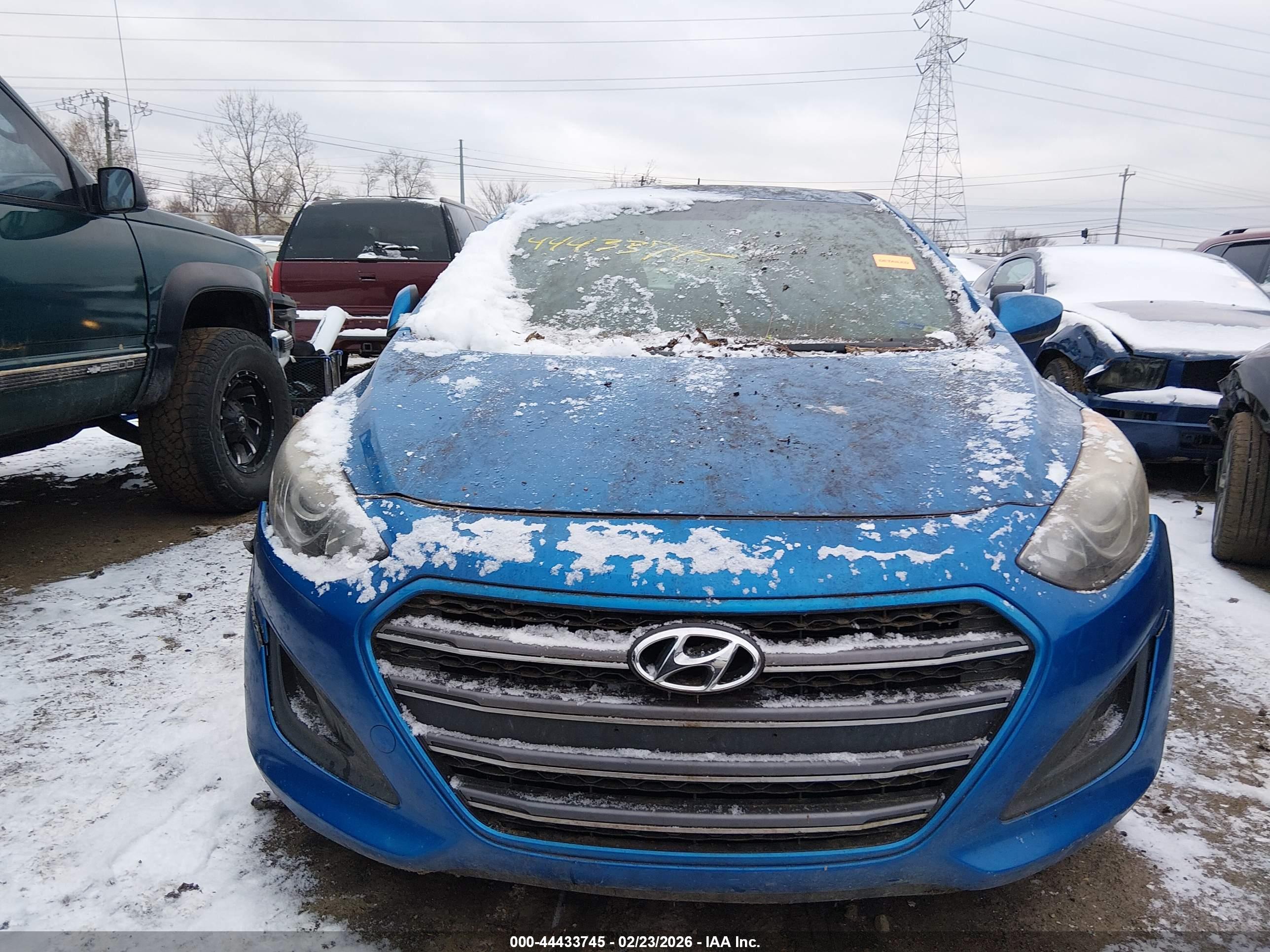HYUNDAI ELANTRA image 6