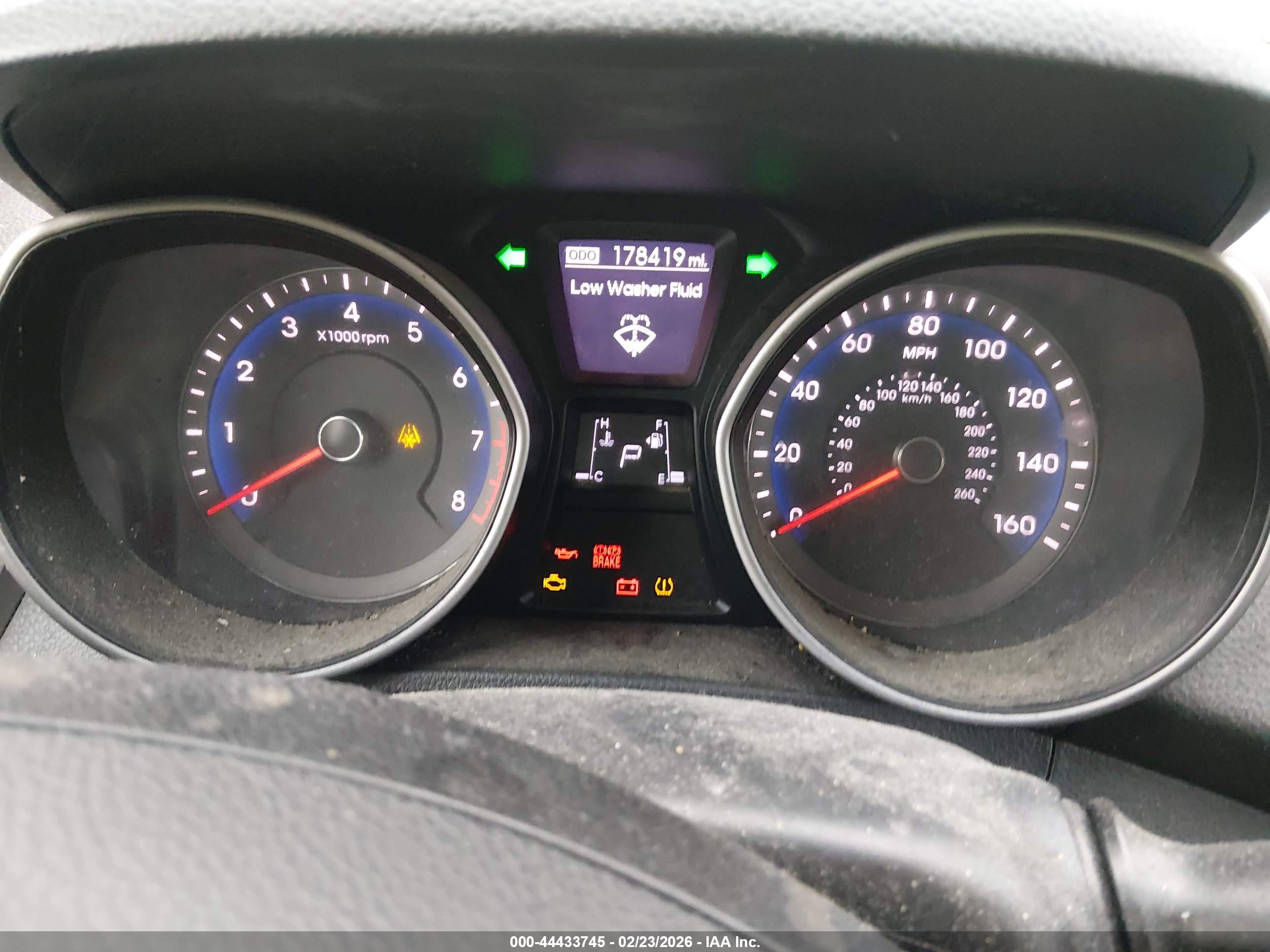 HYUNDAI ELANTRA image 7