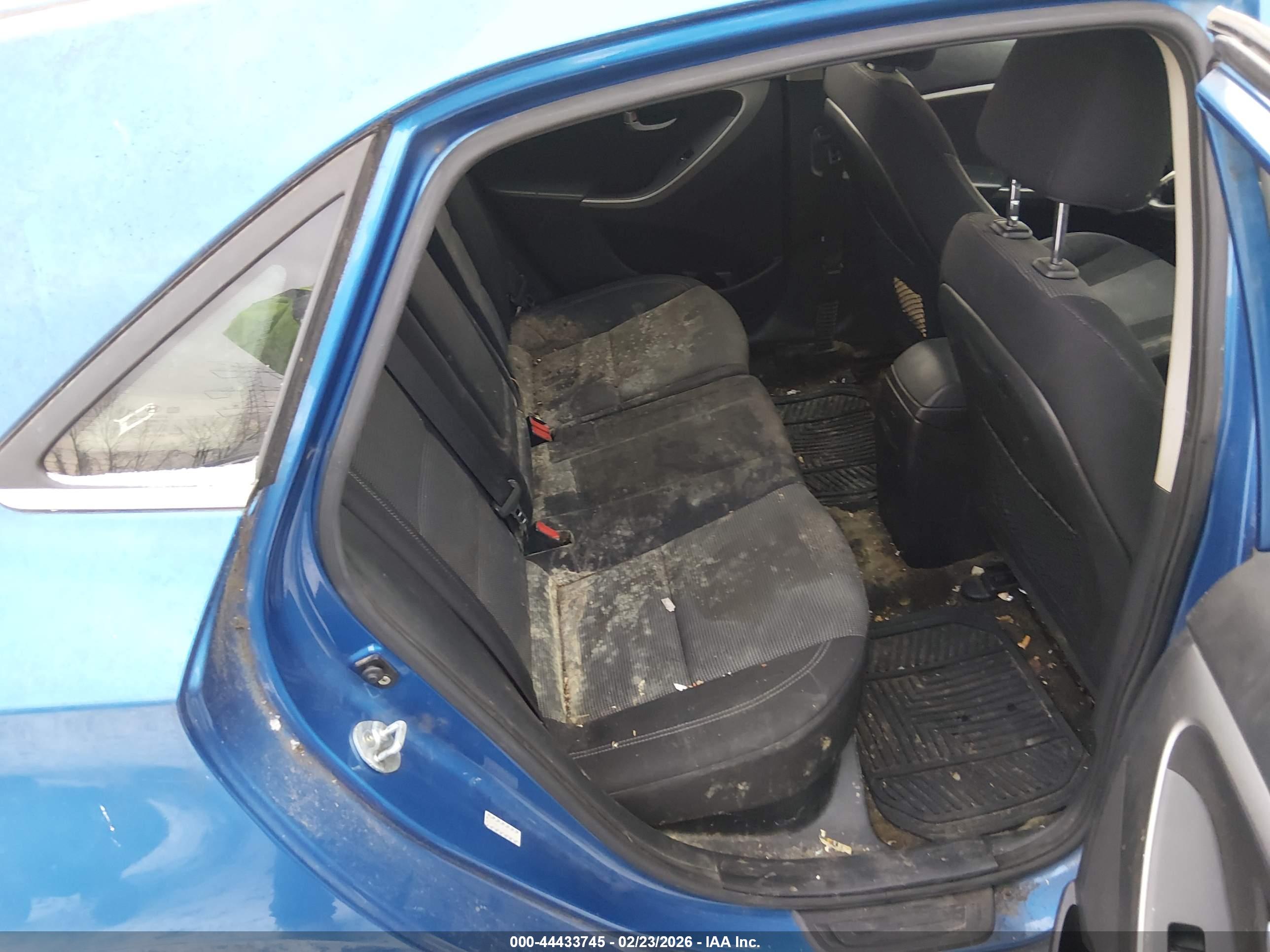 HYUNDAI ELANTRA image 8