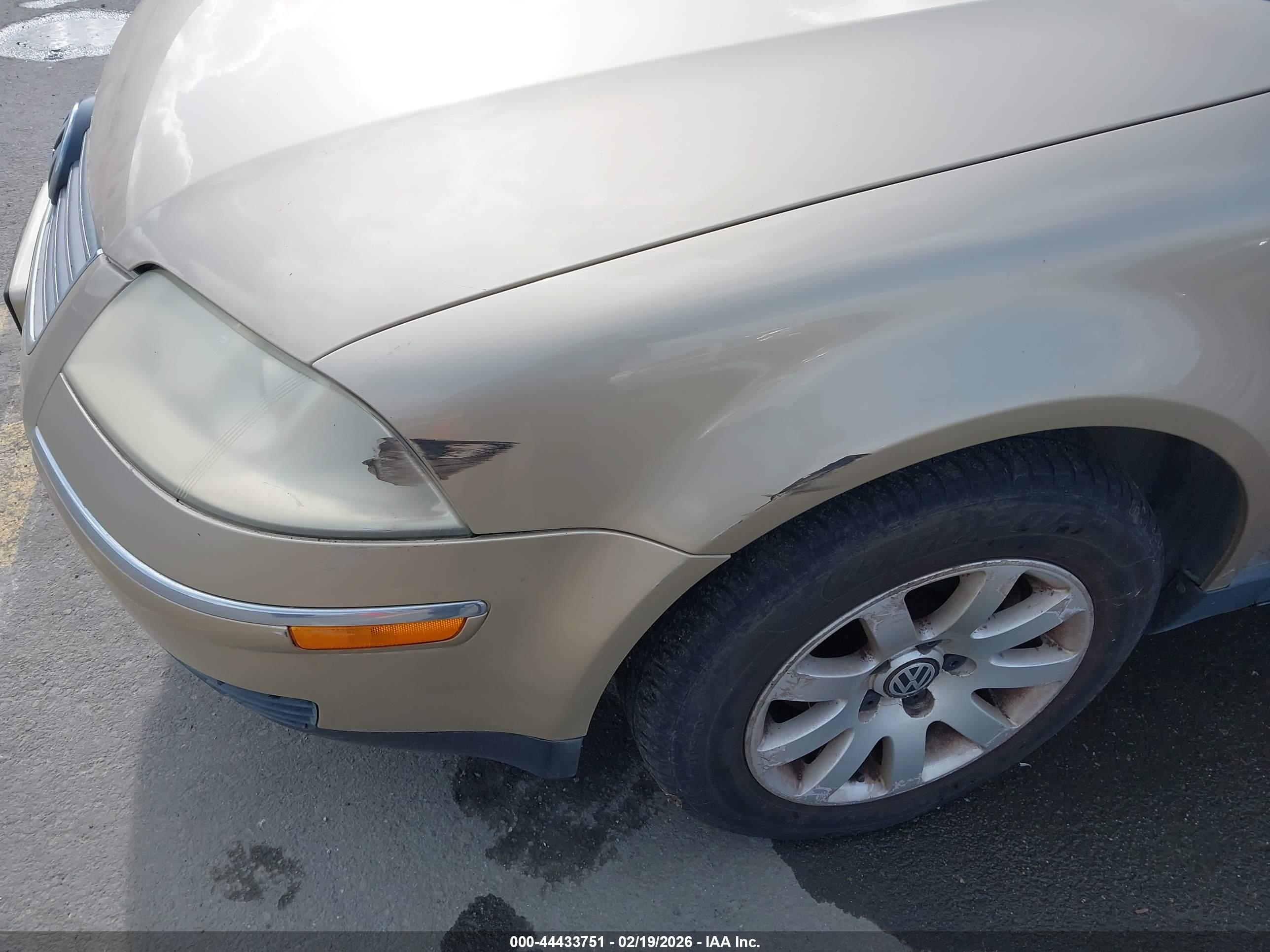 VOLKSWAGEN PASSAT image 6