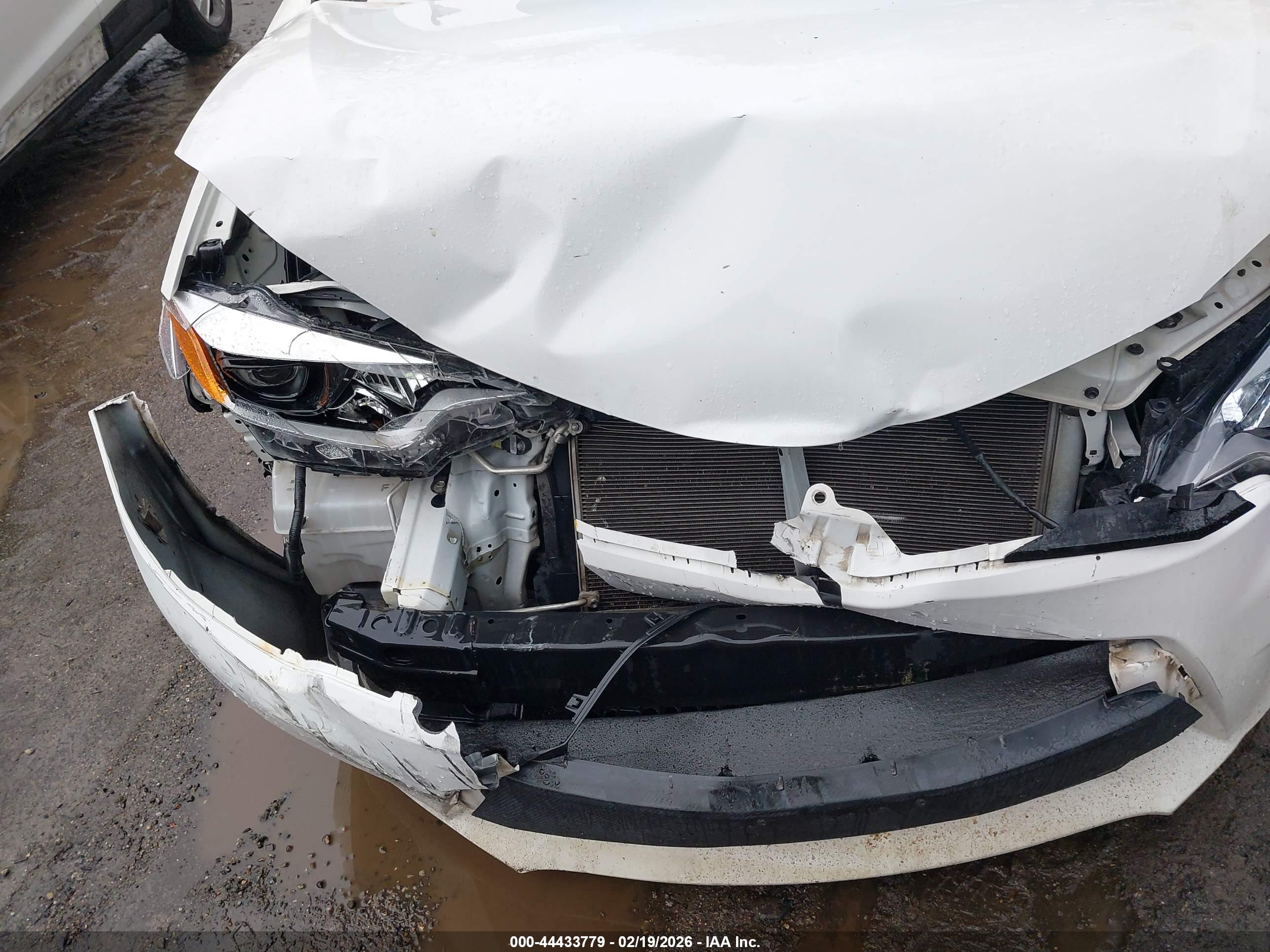 TOYOTA COROLLA image 6