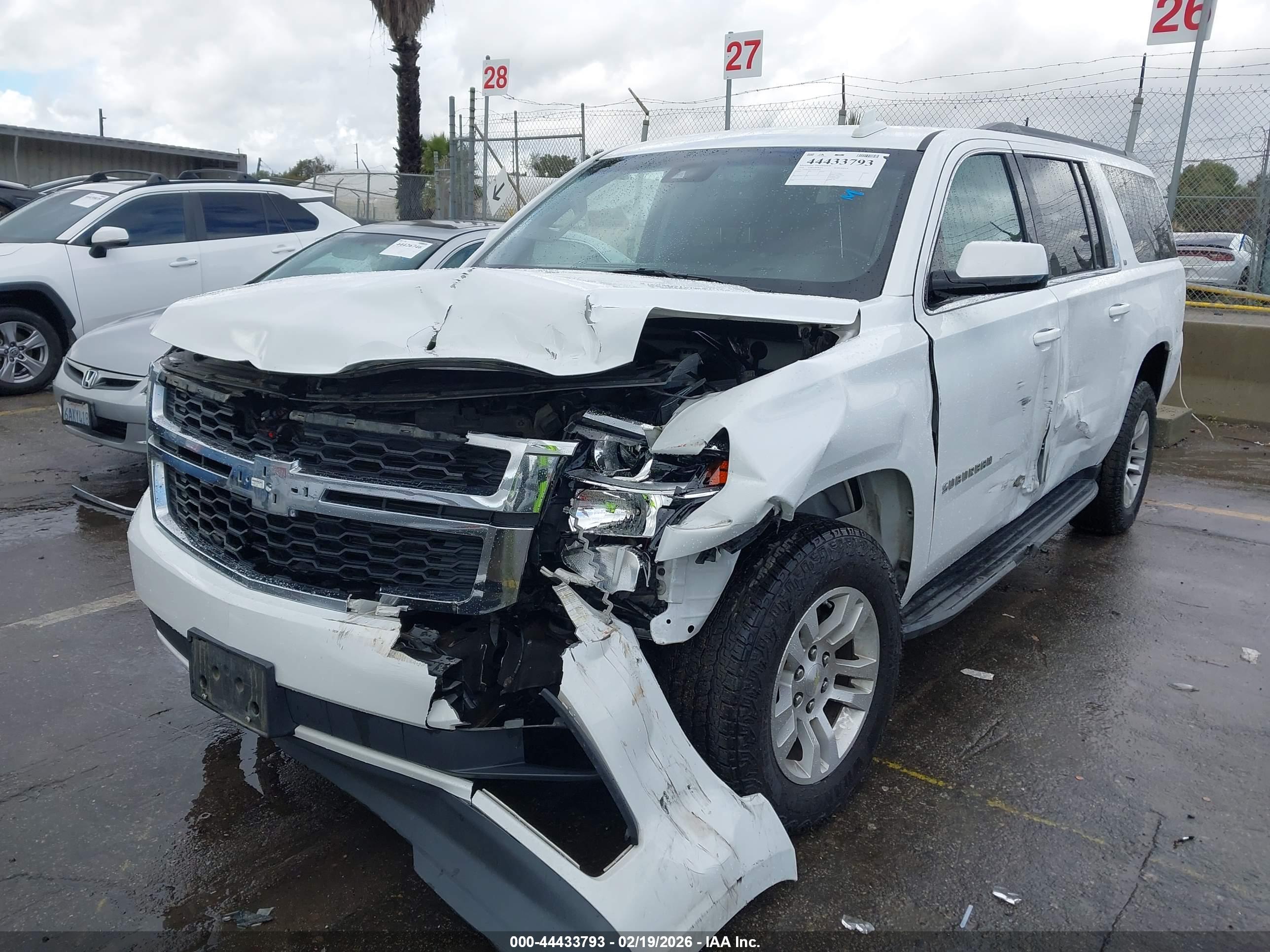 CHEVROLET SUBURBAN image 2