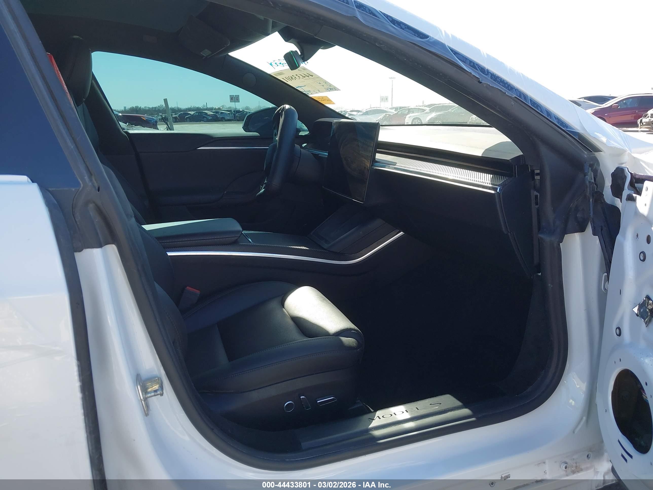 TESLA MODEL image 5
