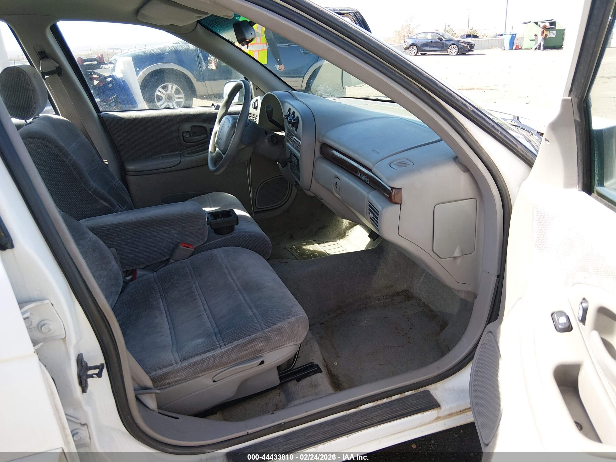 CHEVROLET LUMINA image 5