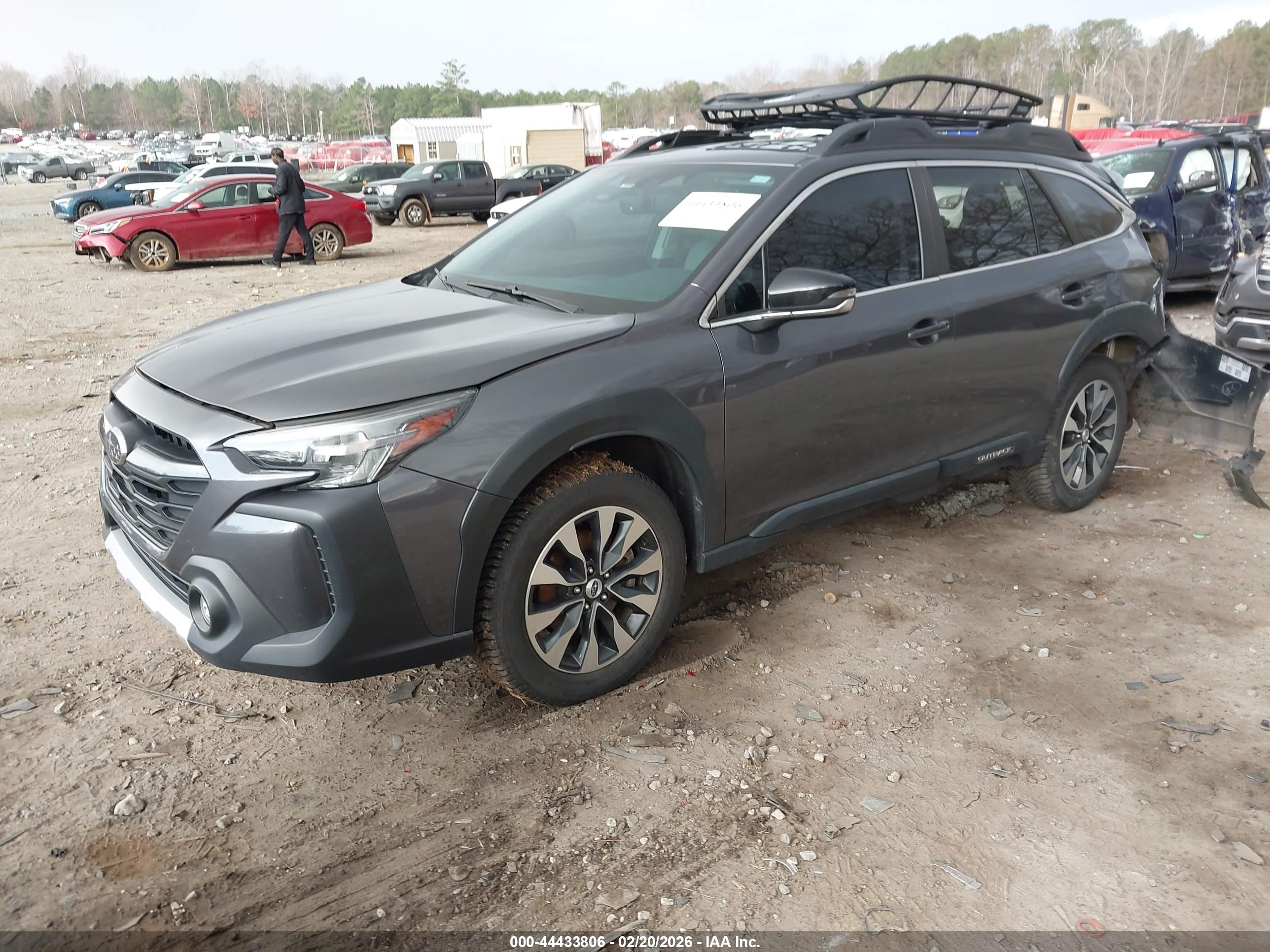 SUBARU OUTBACK image 2