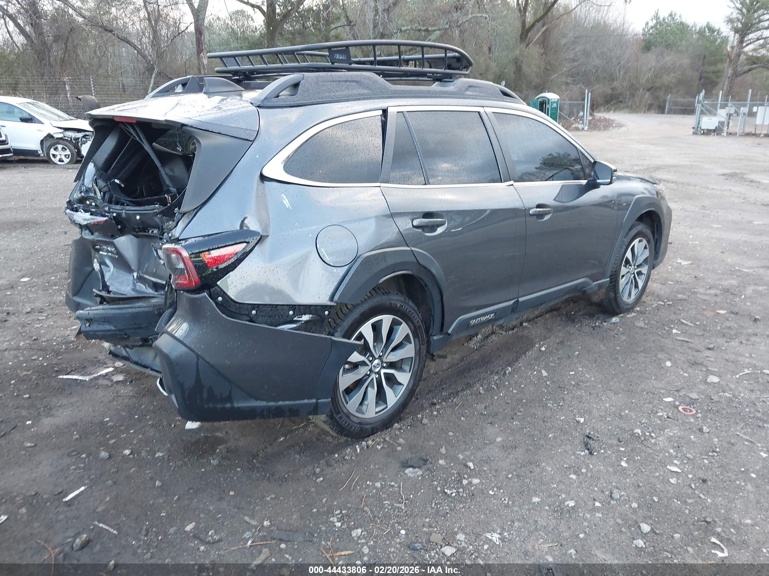 SUBARU OUTBACK image 4