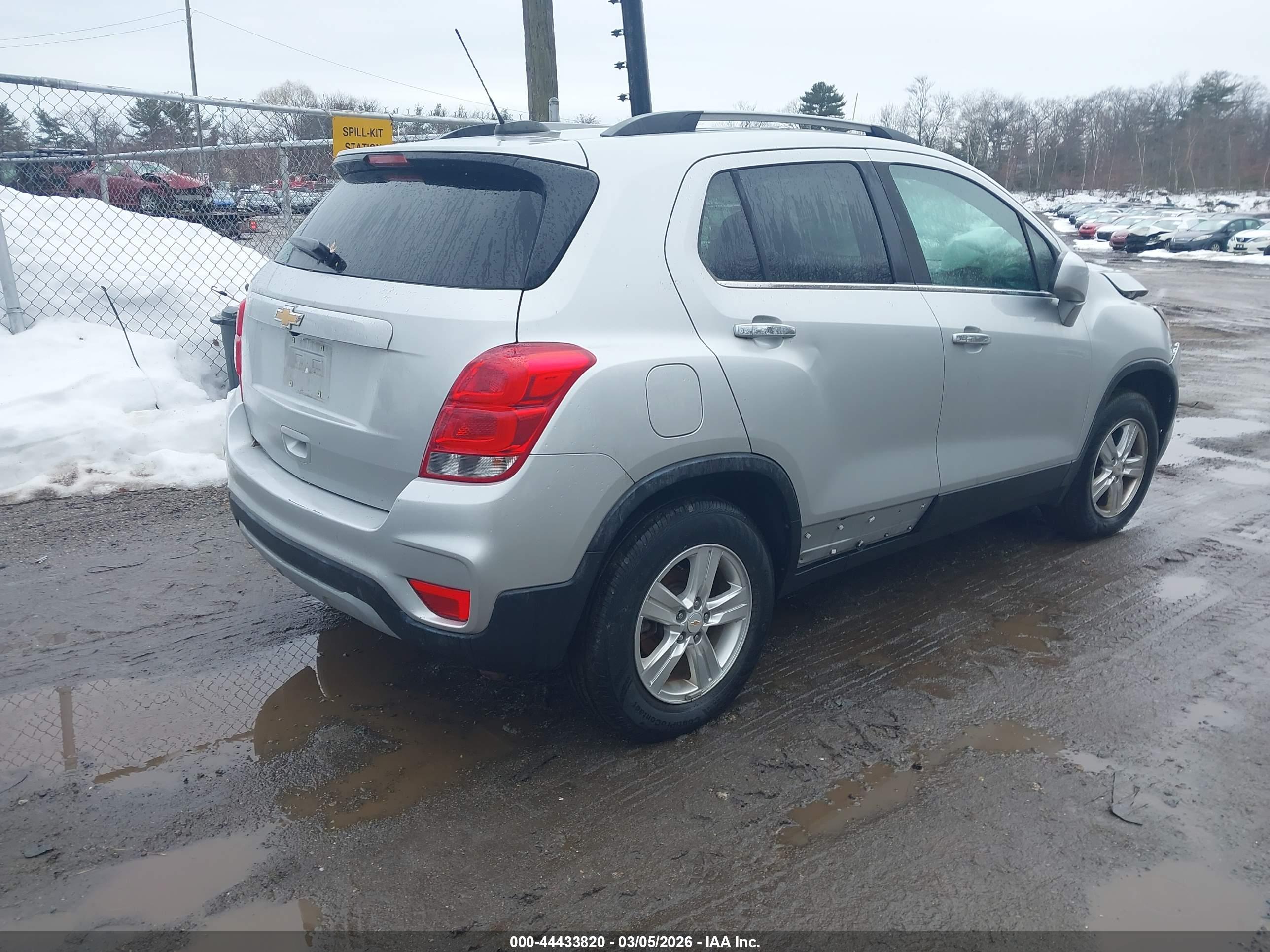 CHEVROLET TRAX image 4