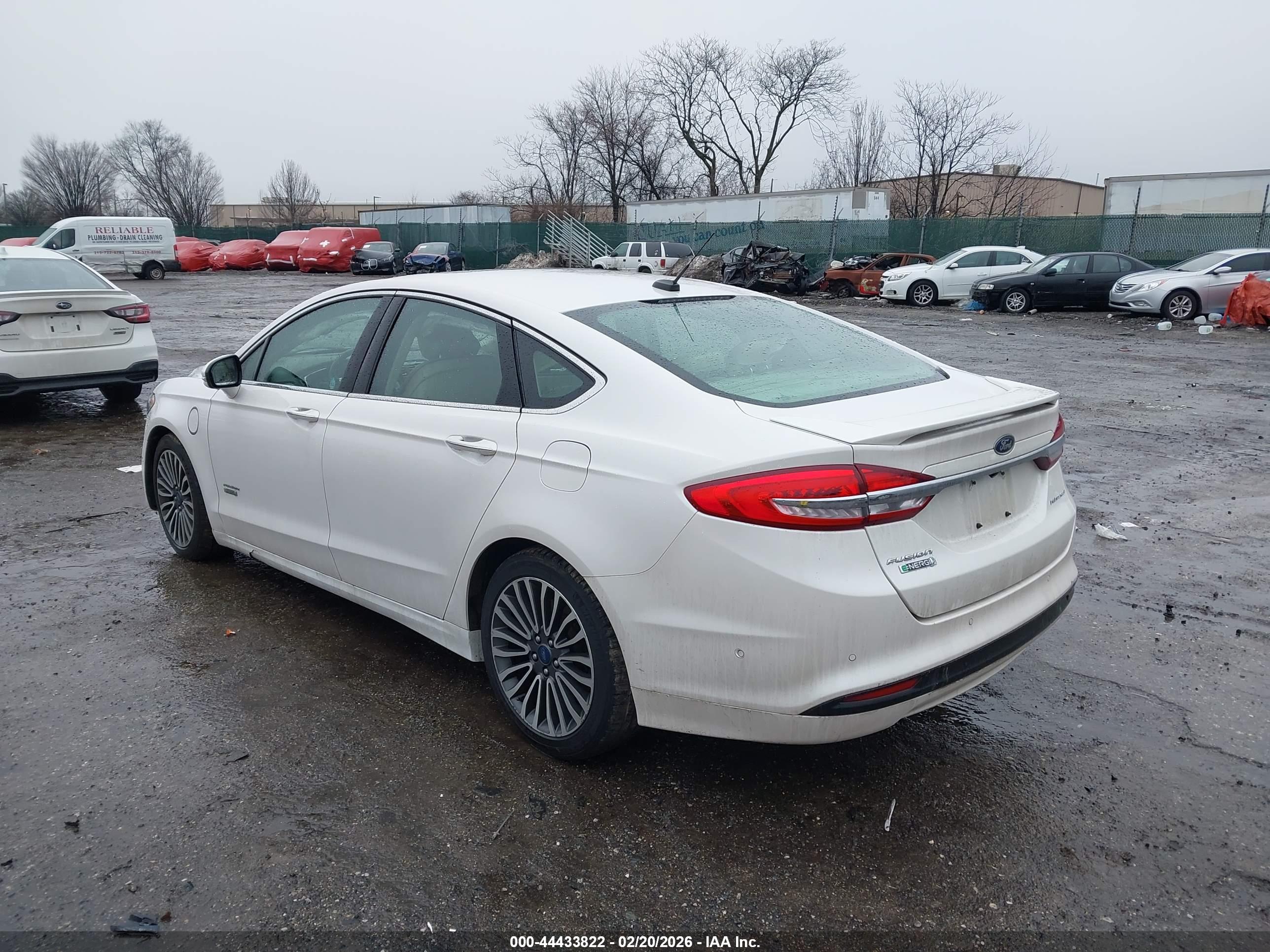 FORD FUSION image 3