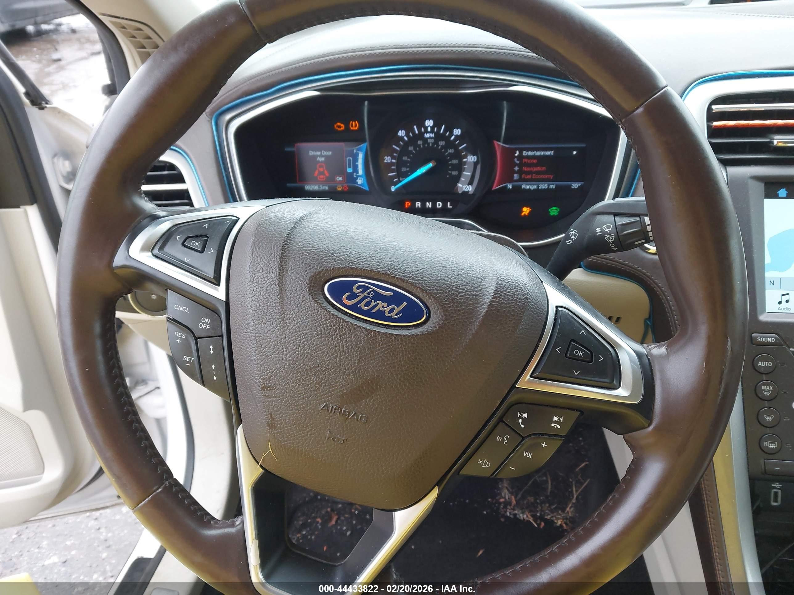 FORD FUSION image 7