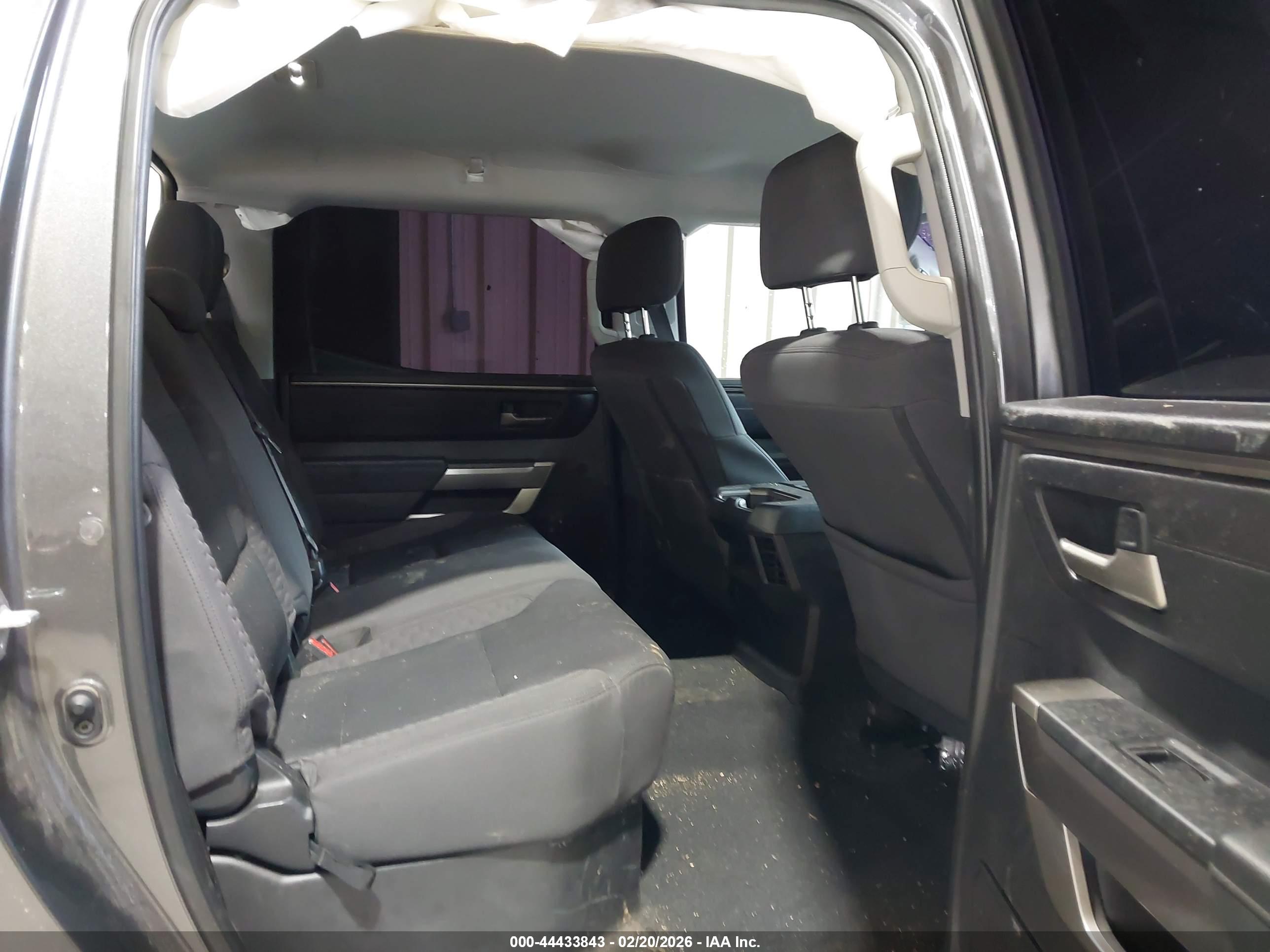TOYOTA TUNDRA image 8
