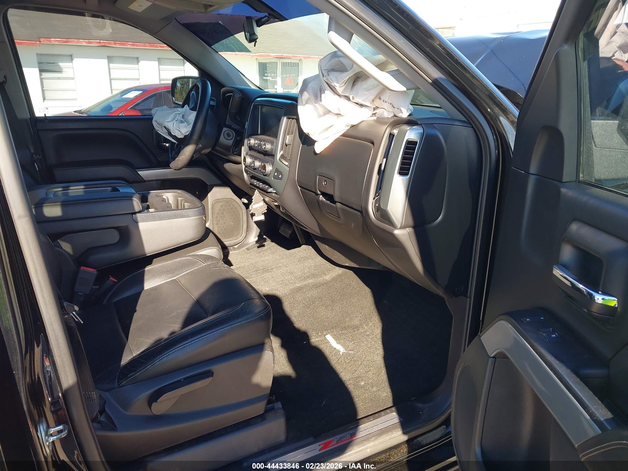 CHEVROLET SILVERADO image 5