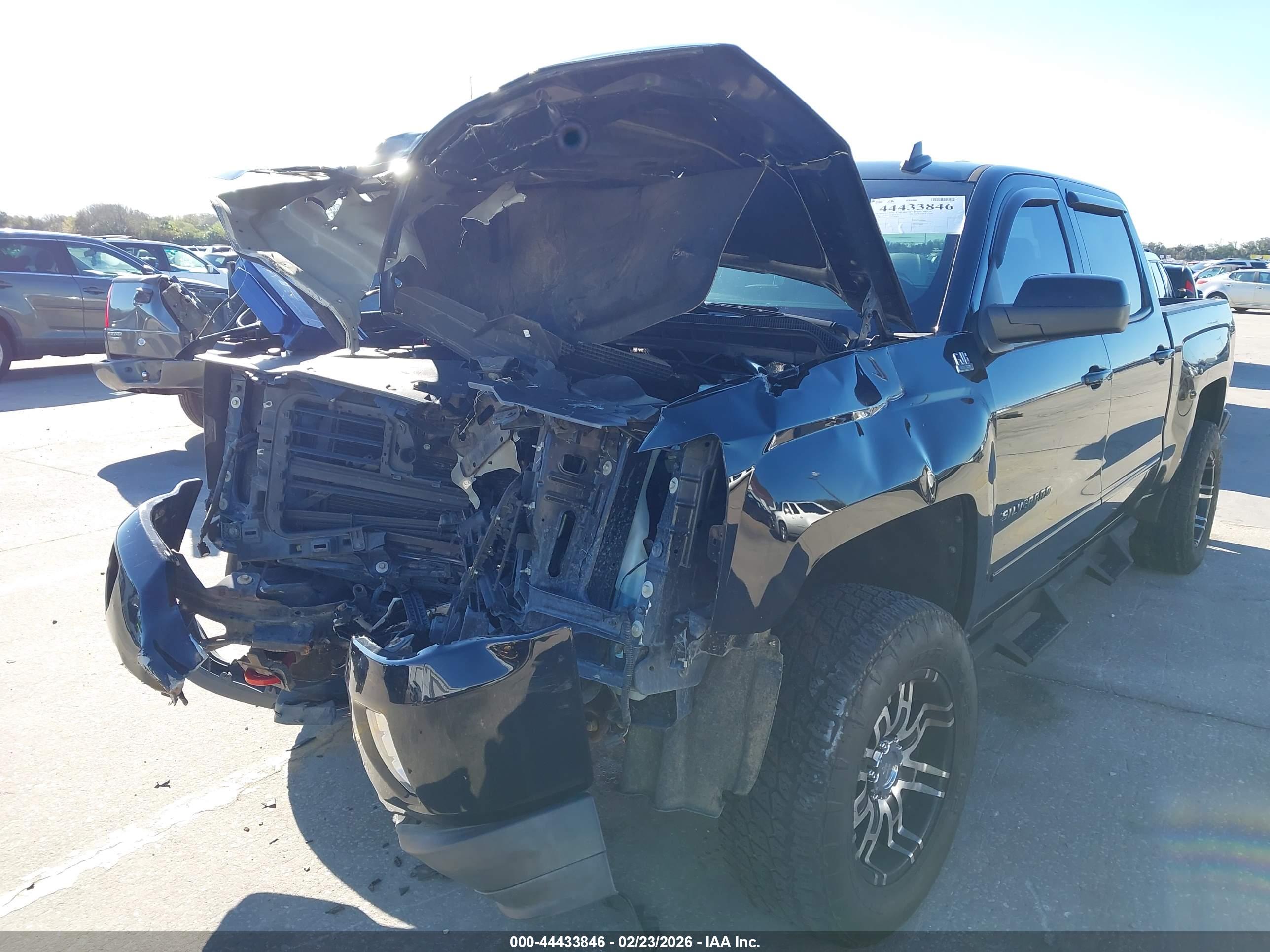 CHEVROLET SILVERADO image 6