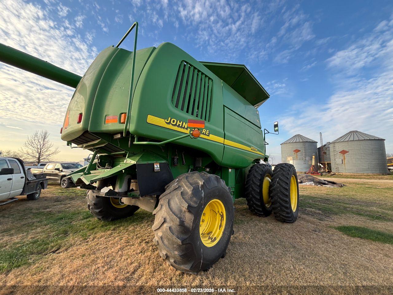 JOHN DEERE image 4