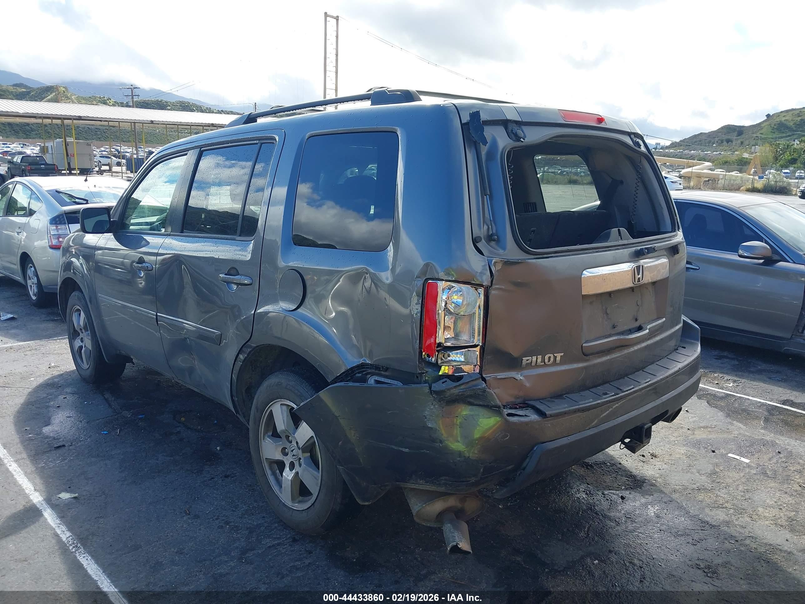 HONDA PILOT image 3