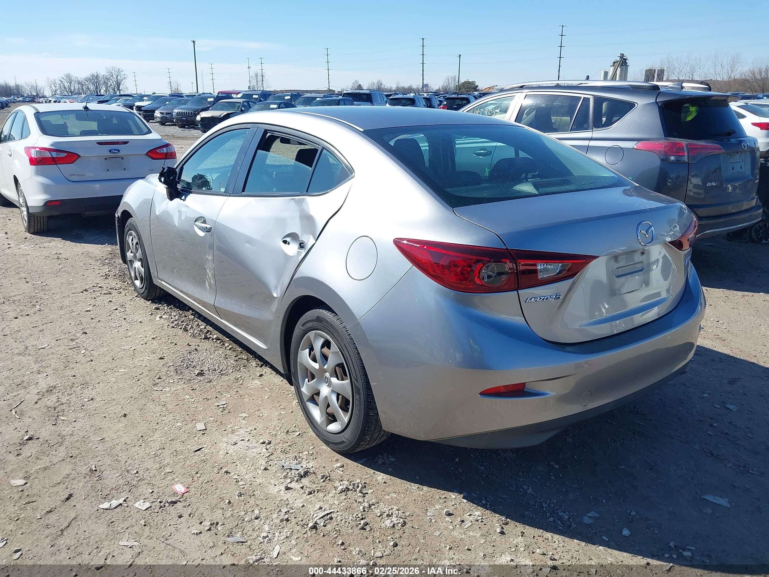 MAZDA MAZDA3 image 3