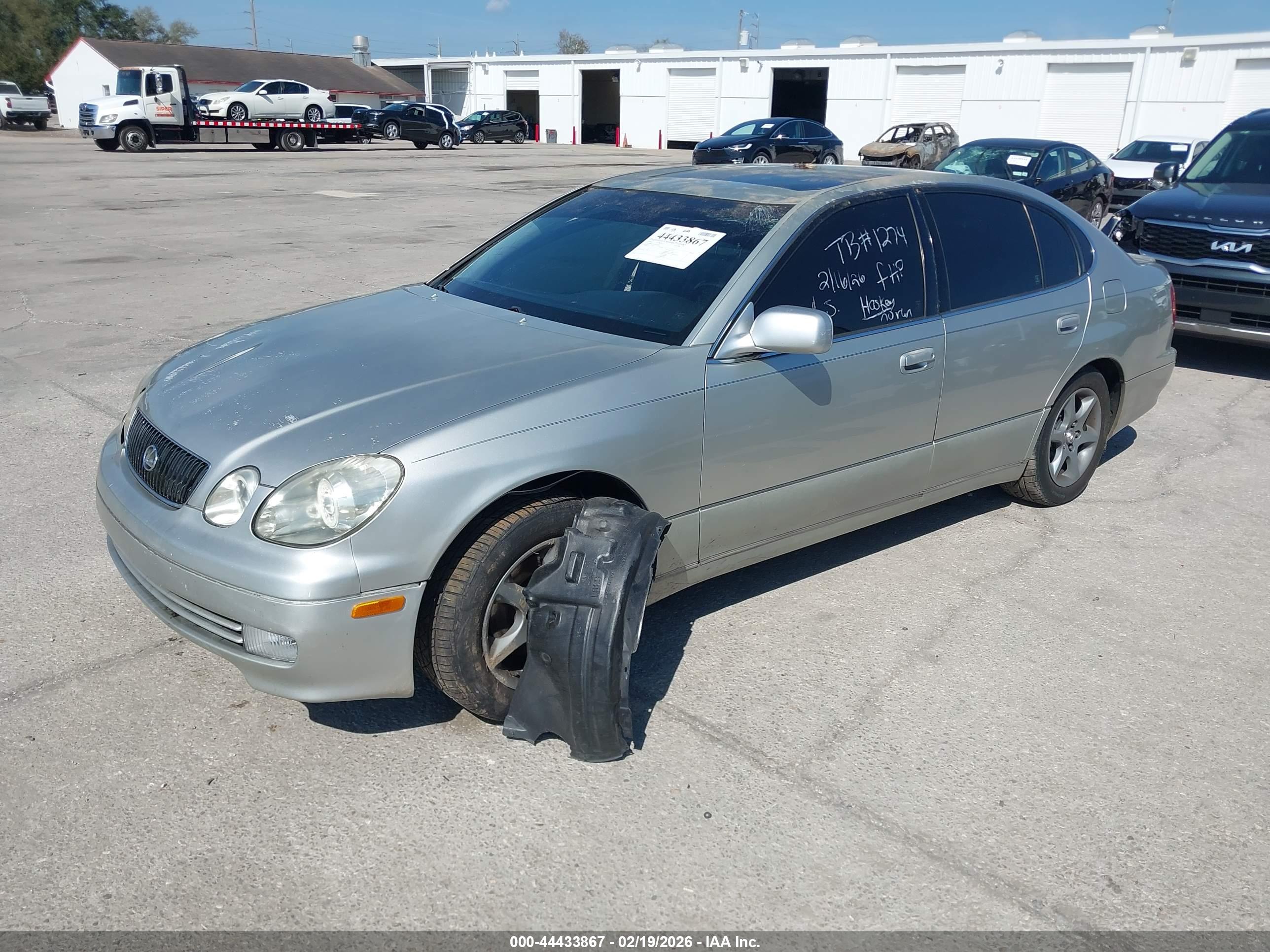 LEXUS GS image 2