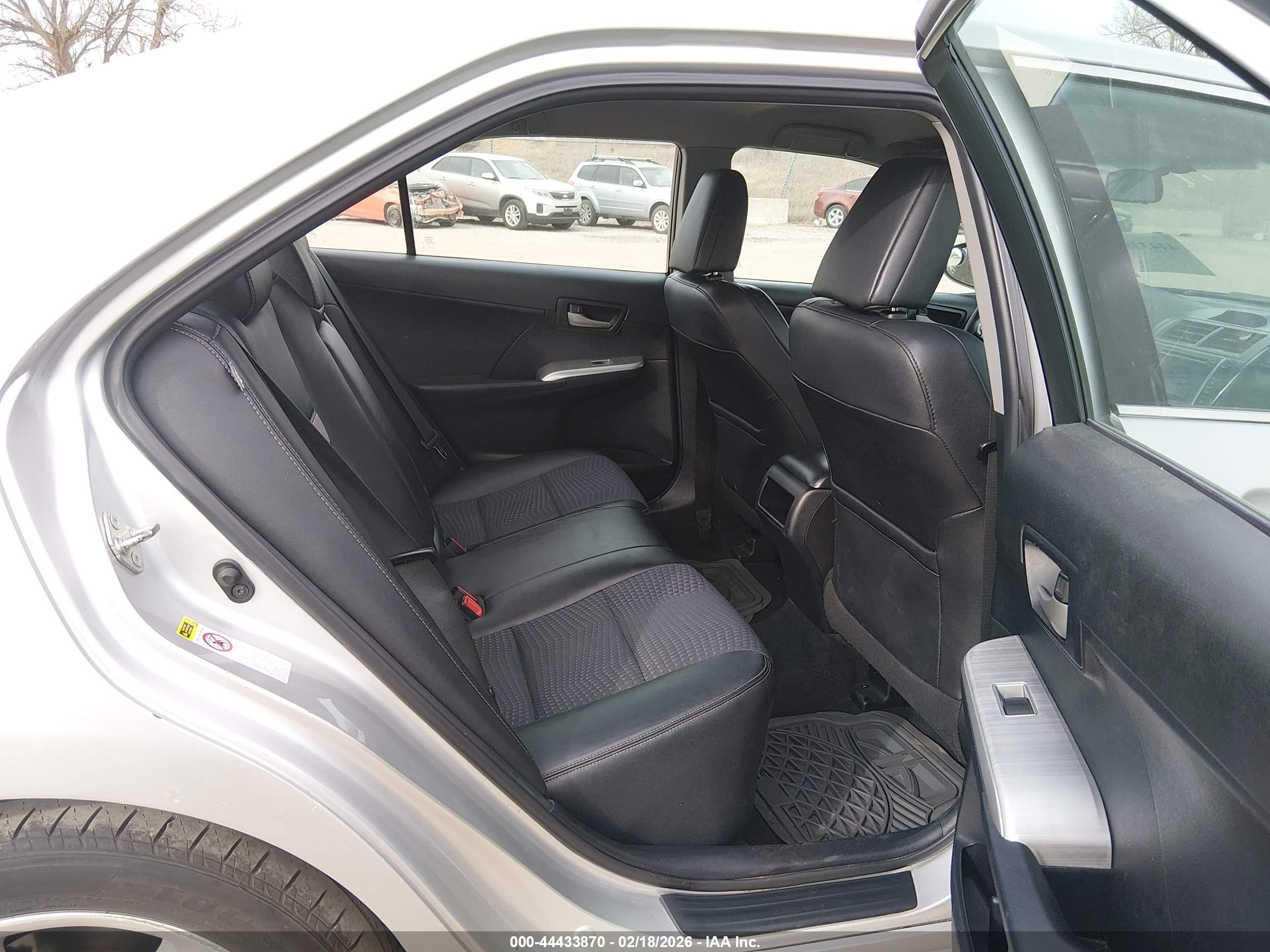 TOYOTA CAMRY image 8