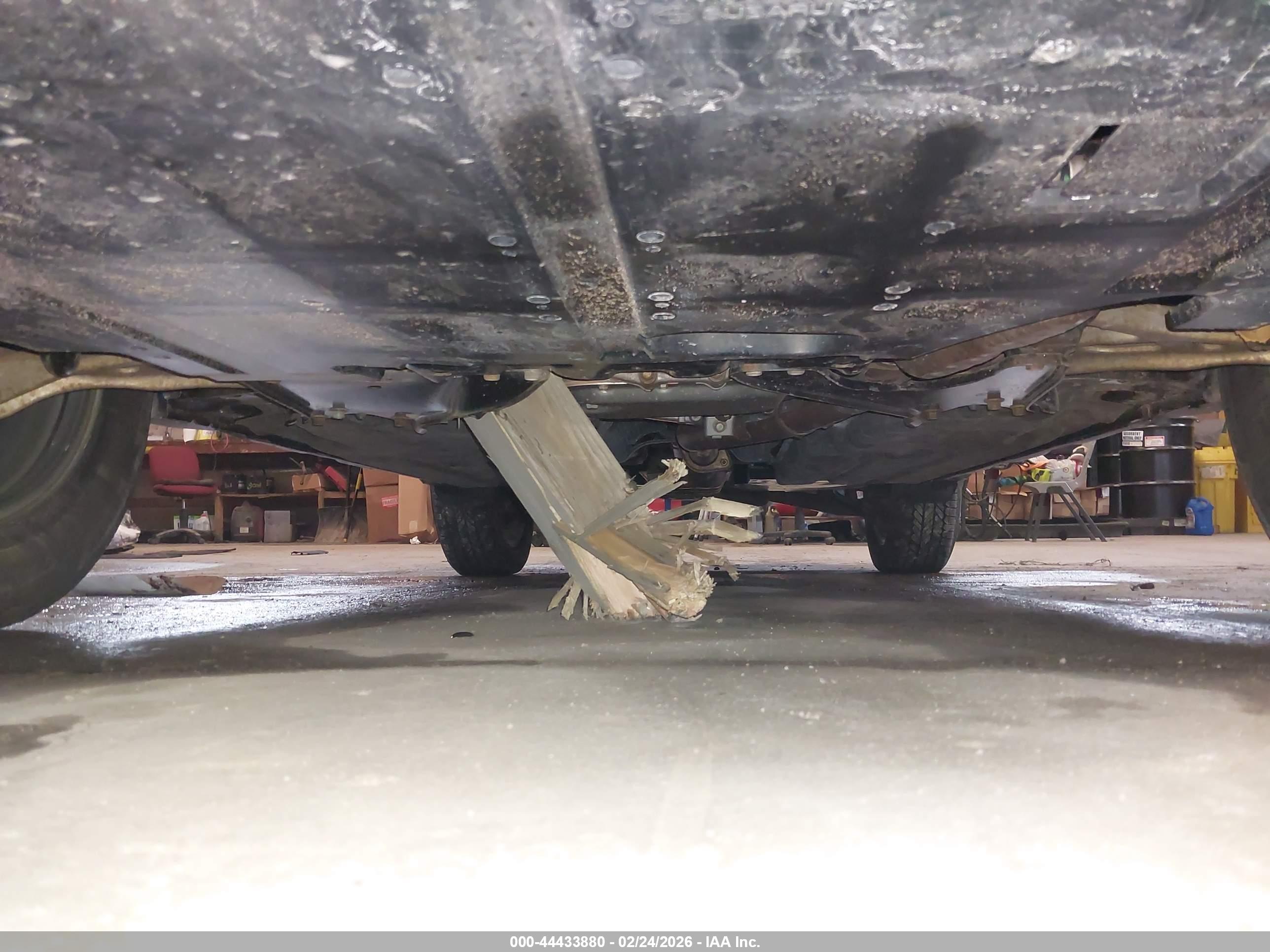 SUBARU OUTBACK image 6