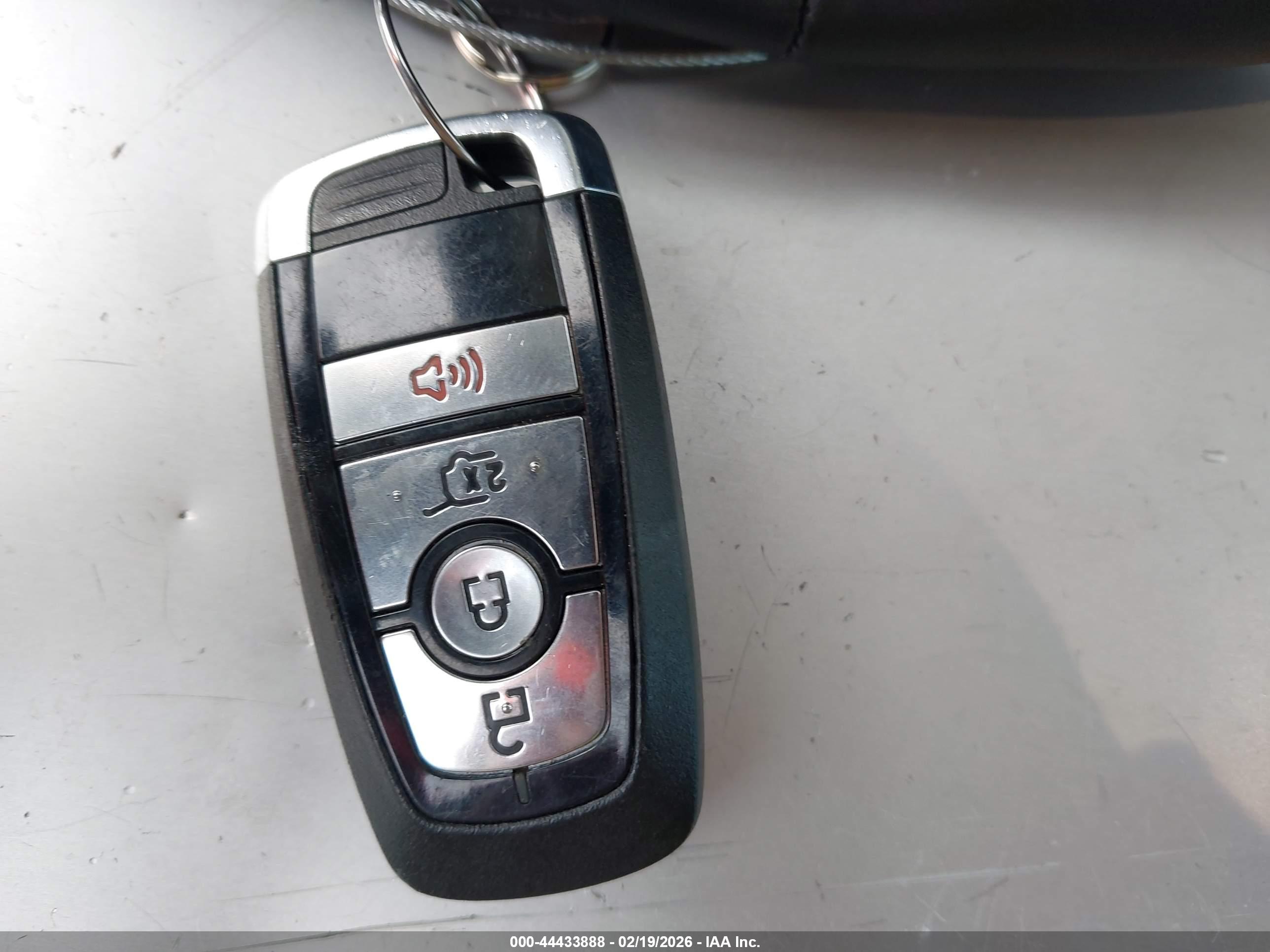 FORD MUSTANG image 11