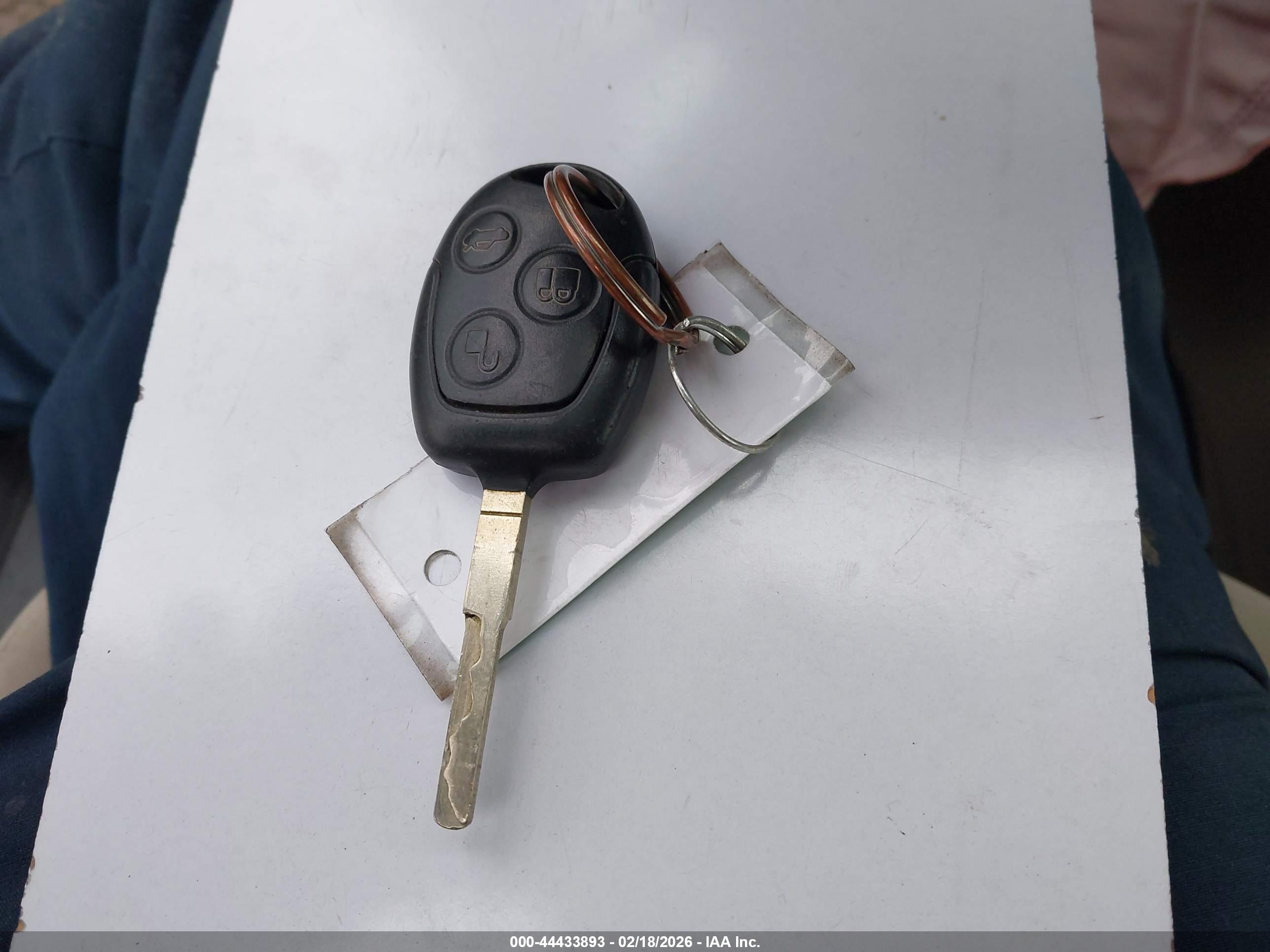 FORD FIESTA image 11
