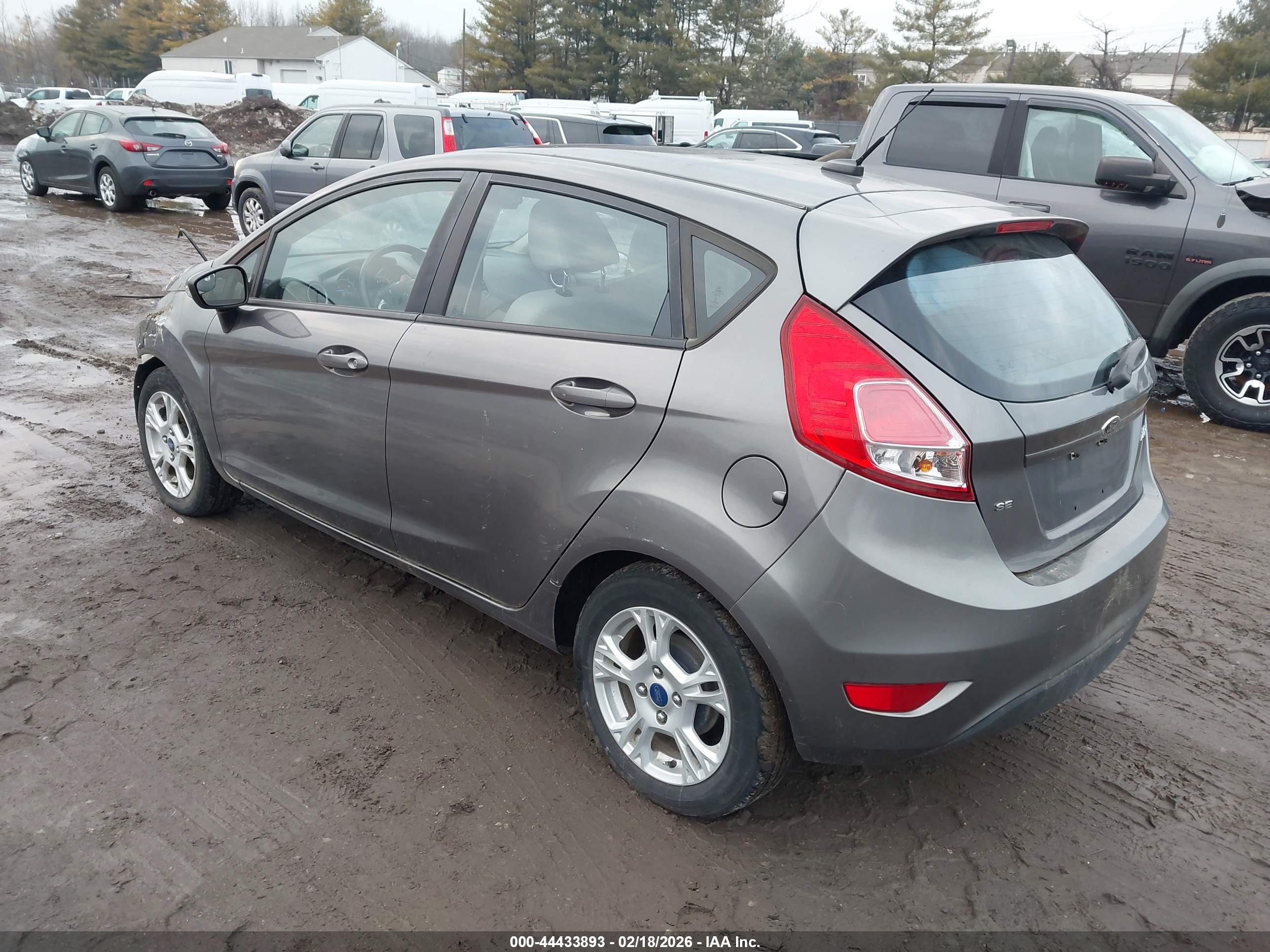 FORD FIESTA image 3