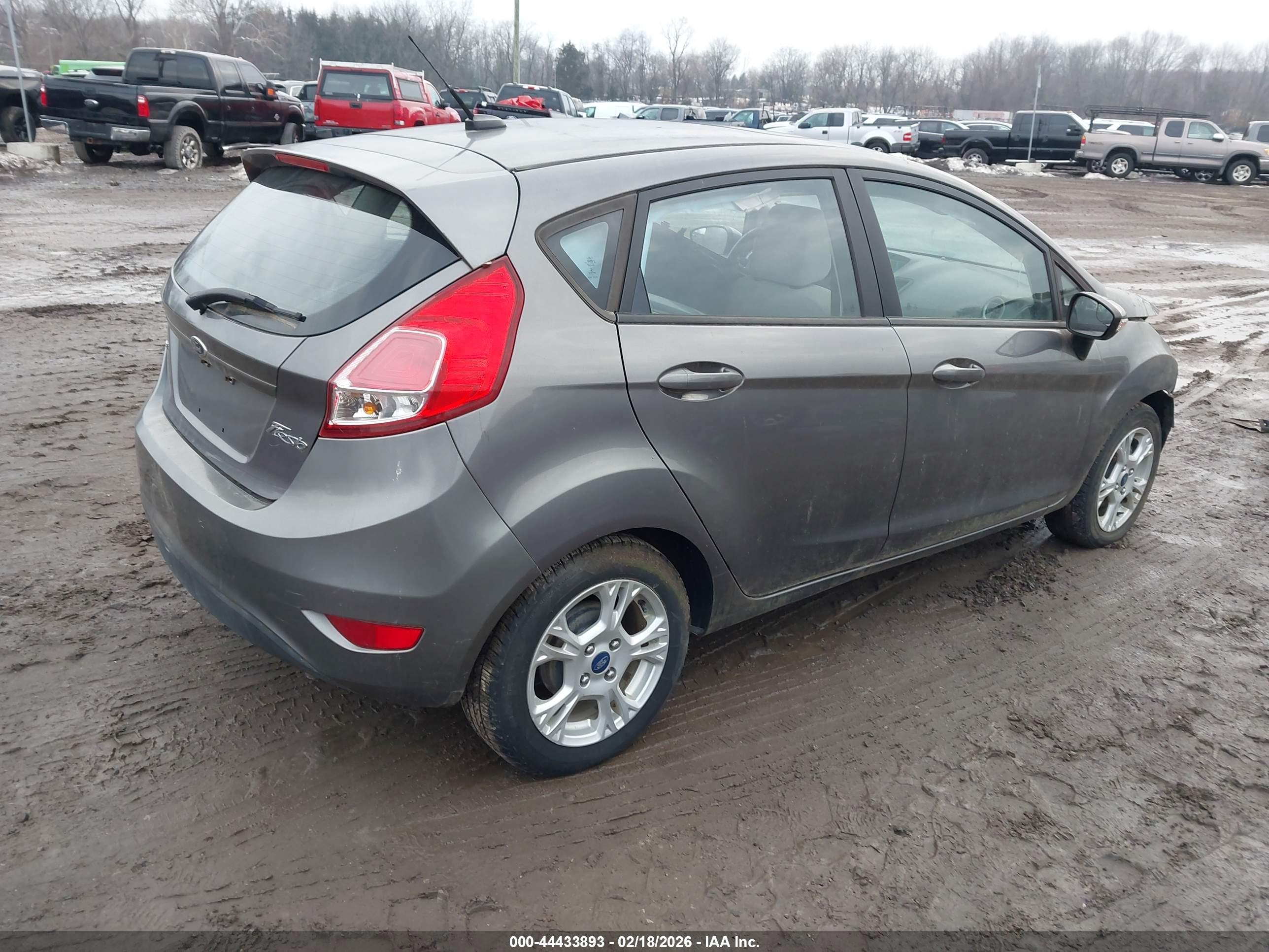 FORD FIESTA image 4